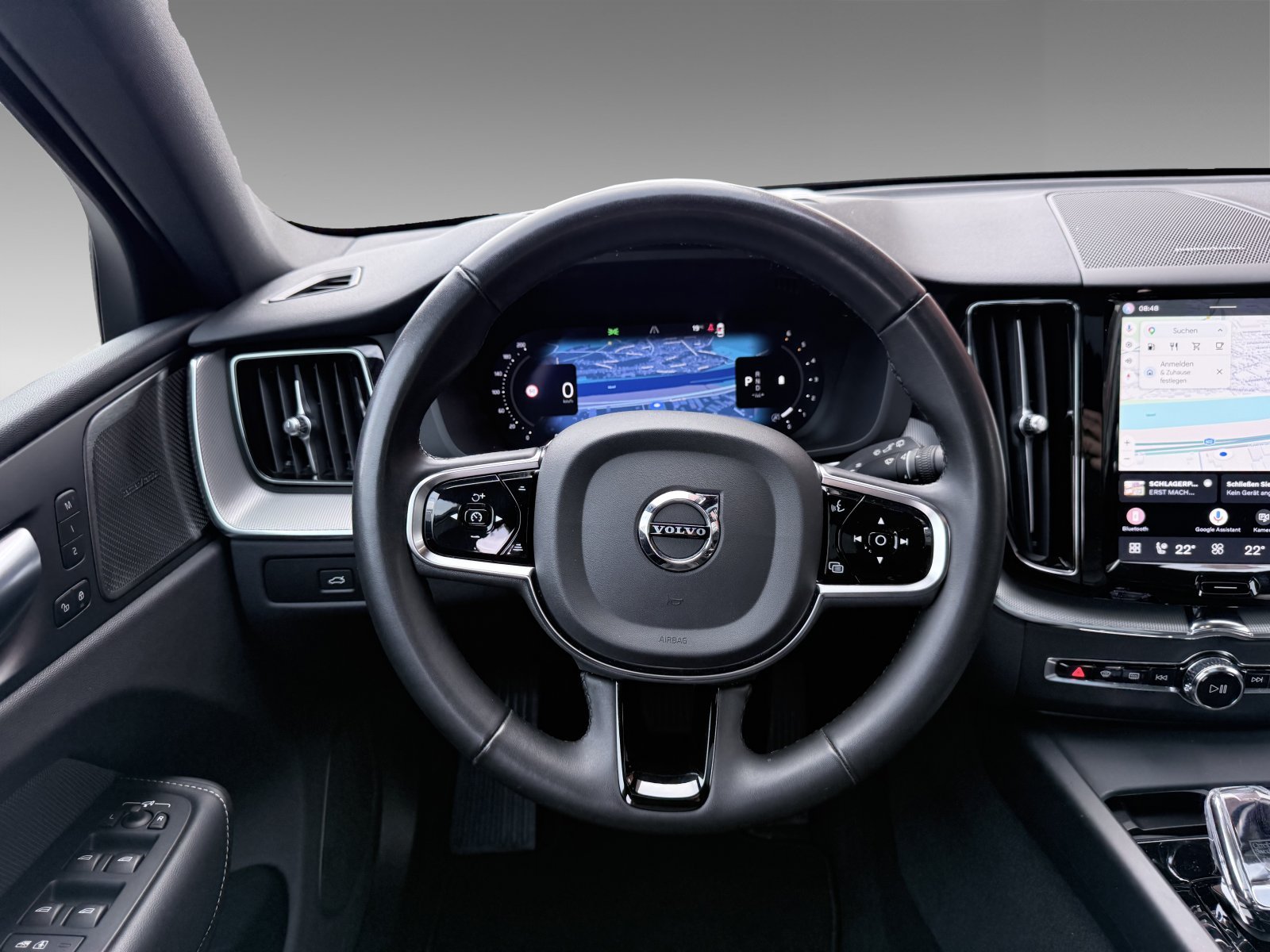 Volvo XC60 B4 Plus Dark AWD+360°+AHK+ACC+Business-Paket+HK+Panorama