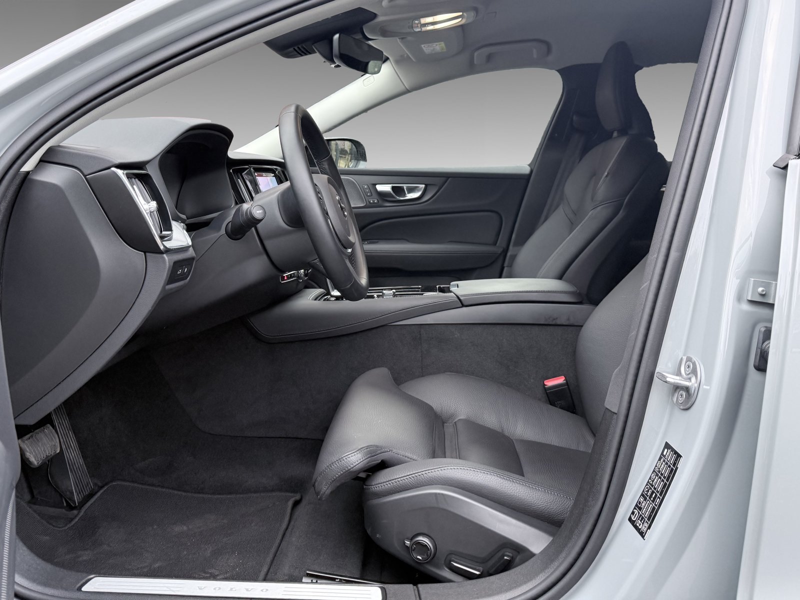 Volvo V60 T8 Plus Dark+Business-Paket+360°+ACC+Voll-LED