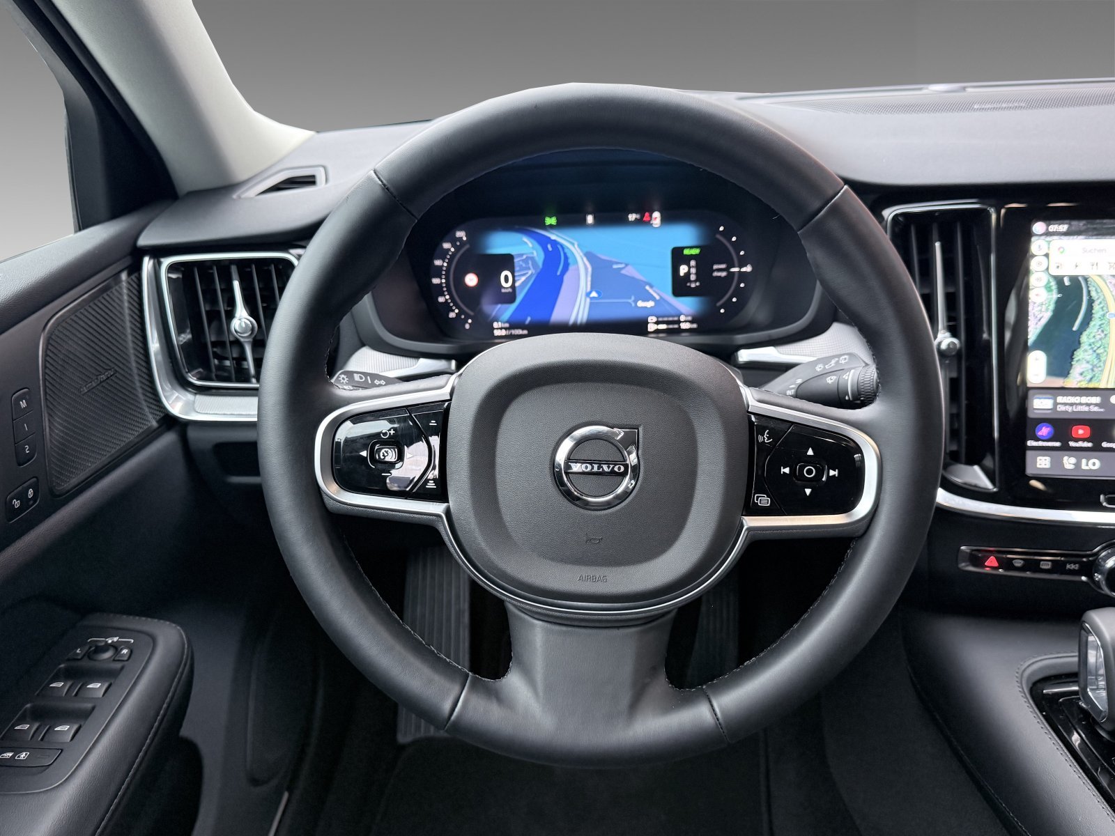 Volvo V60 T8 Plus Dark+Business-Paket+360°+ACC+Voll-LED