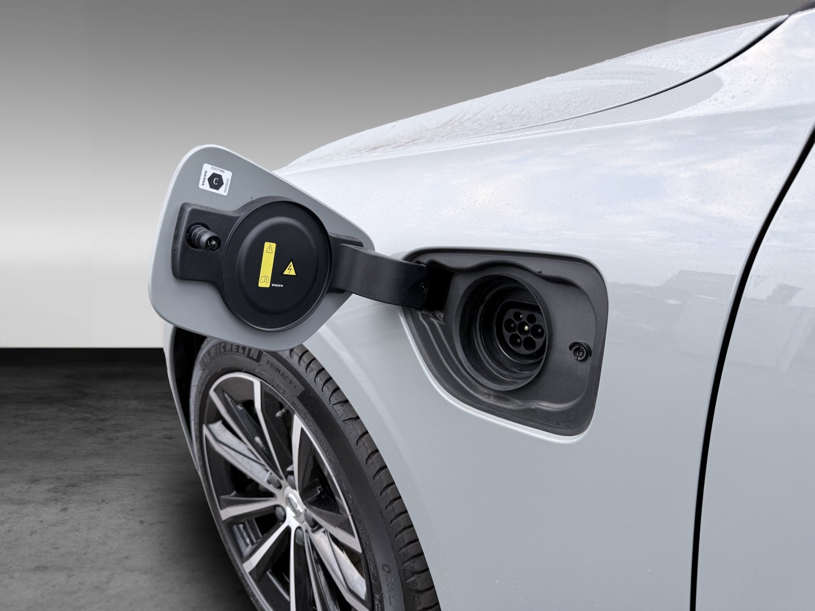 Volvo V60 T8 Plus Dark+Business-Paket+360°+ACC+Voll-LED