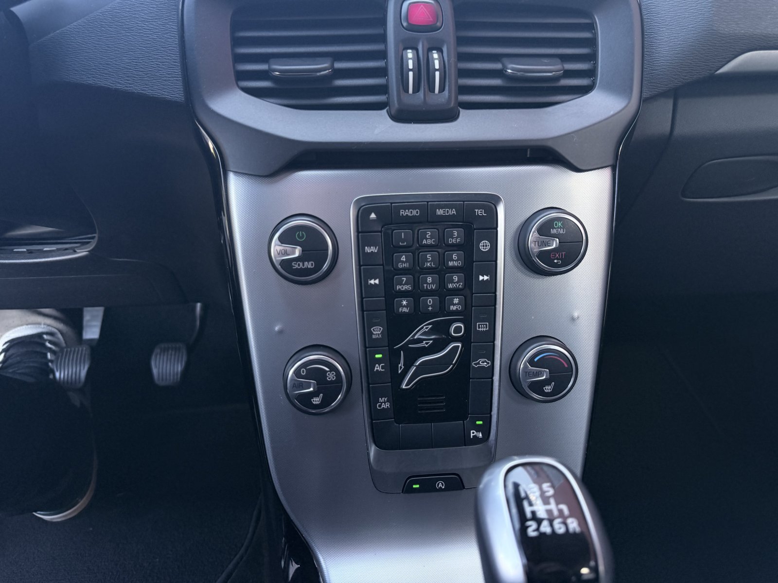 Volvo V40 D2 Linje You!+LED+Keyless+Lederlenkrad
