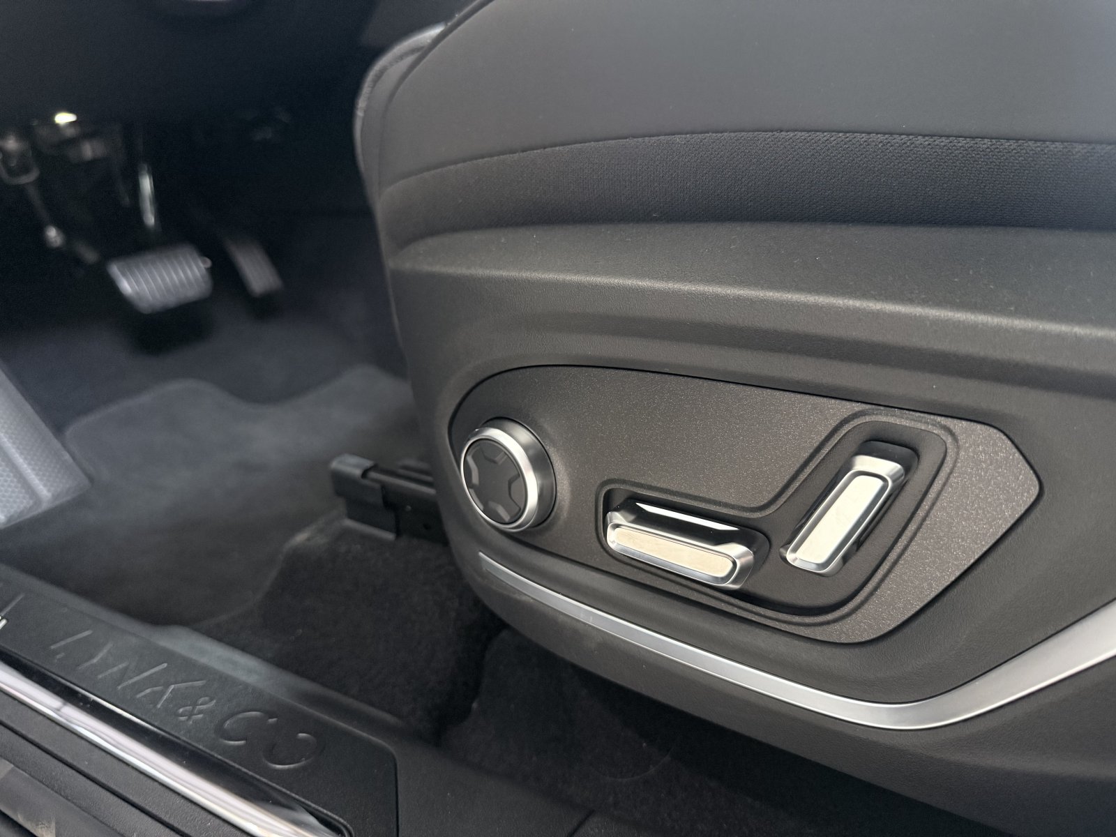 Lynk&Co 01 1.5TD More+ACC+CarPlay+360°