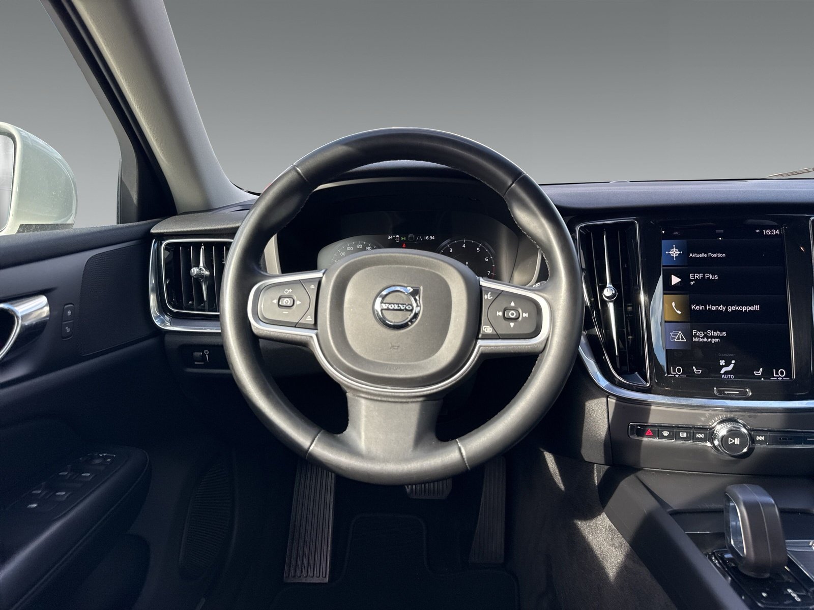 Volvo V60 B3 Momentum Pro+LED+Sitzheizung+Keyless Start+CarPlay