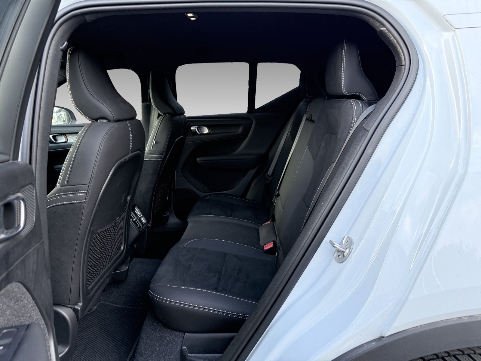 Volvo XC40 B3 Plus Dark+Business-Paket+Pixel-LED+360°+HK