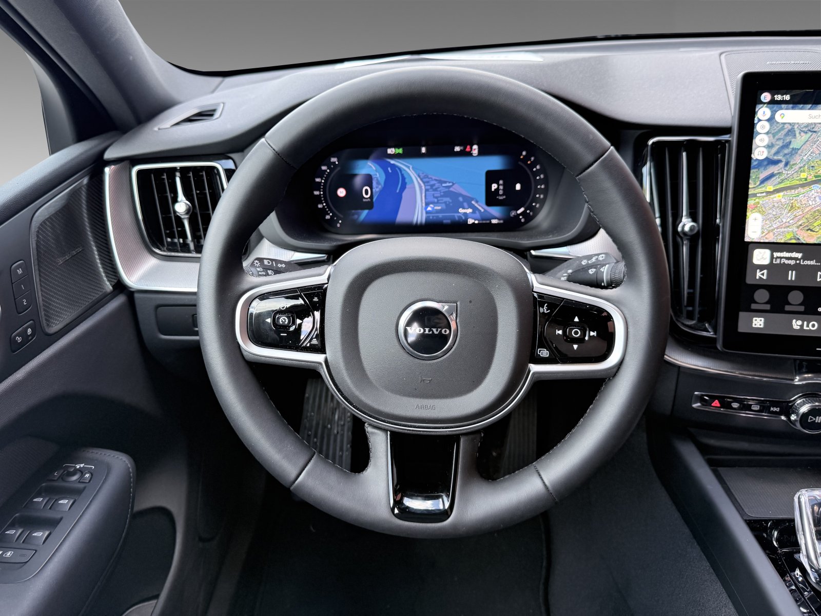Volvo XC60 B5 Plus Black Edition+Licht-Paket+Winter-Paket+Orrefors