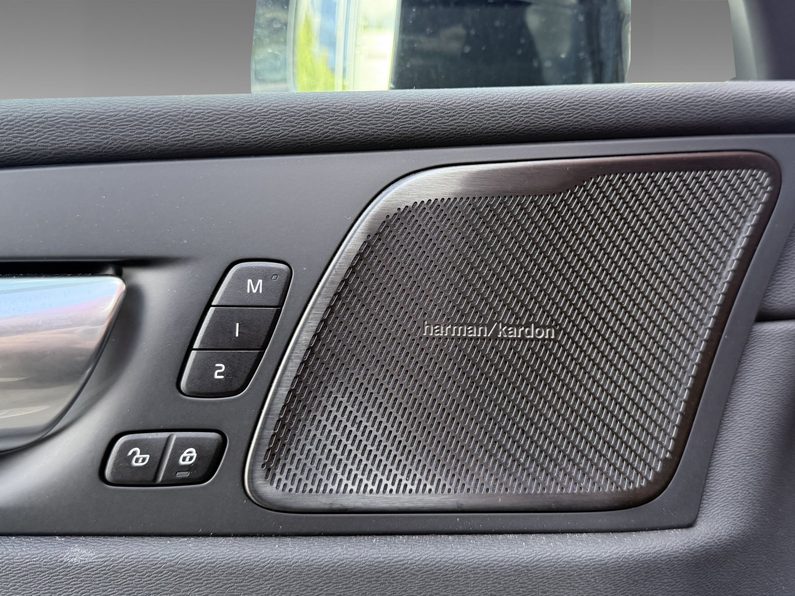 Volvo XC60 B5 Plus Black Edition+Licht-Paket+Winter-Paket+Orrefors