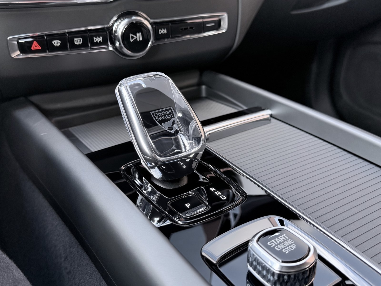 Volvo XC60 B5 Plus Black Edition+Licht-Paket+Winter-Paket+Orrefors