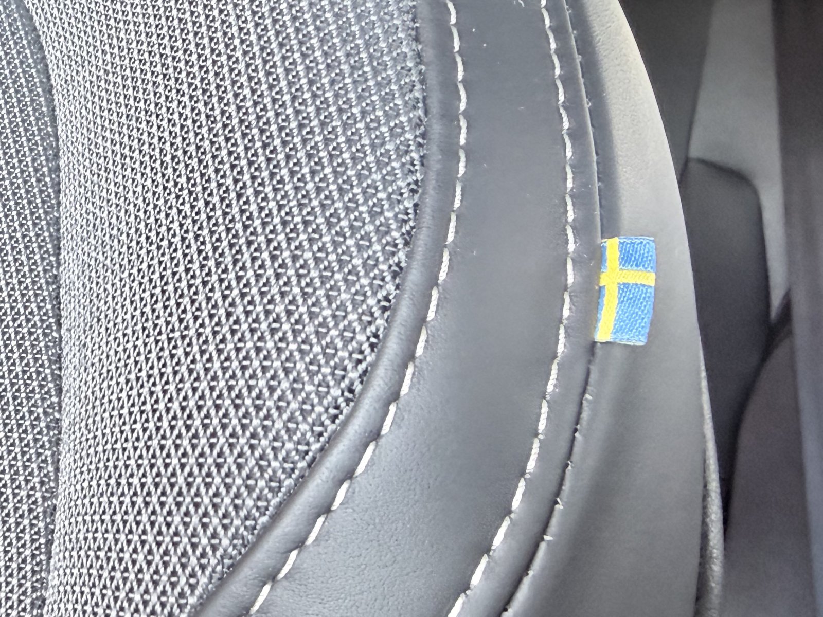 Volvo XC60 B5 Plus Black Edition+Licht-Paket+Winter-Paket+Orrefors
