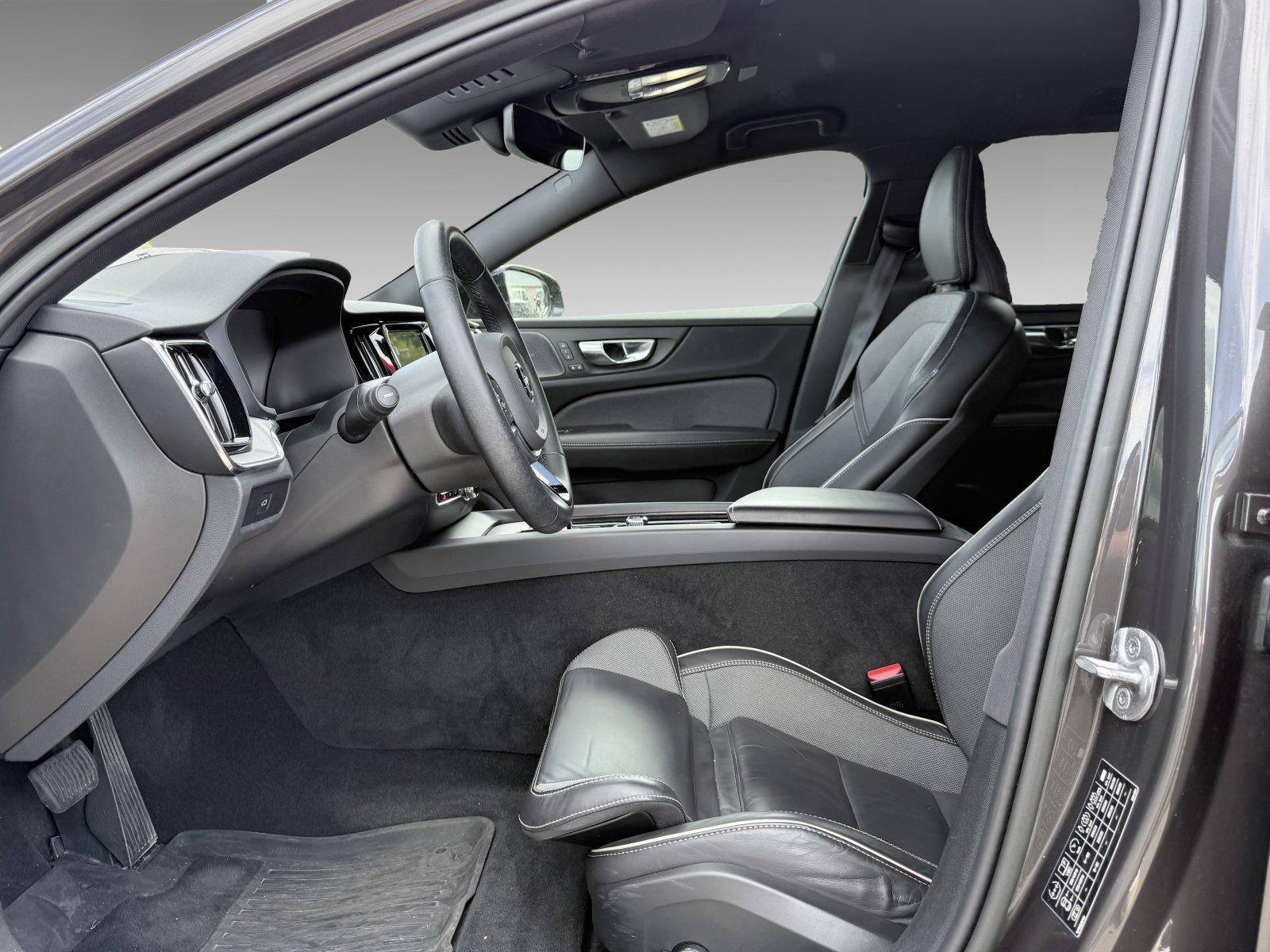 Volvo V60 B4 Plus Dark+Orrefors+Voll-LED-Scheinwerfer+ Frontscheibenheizung