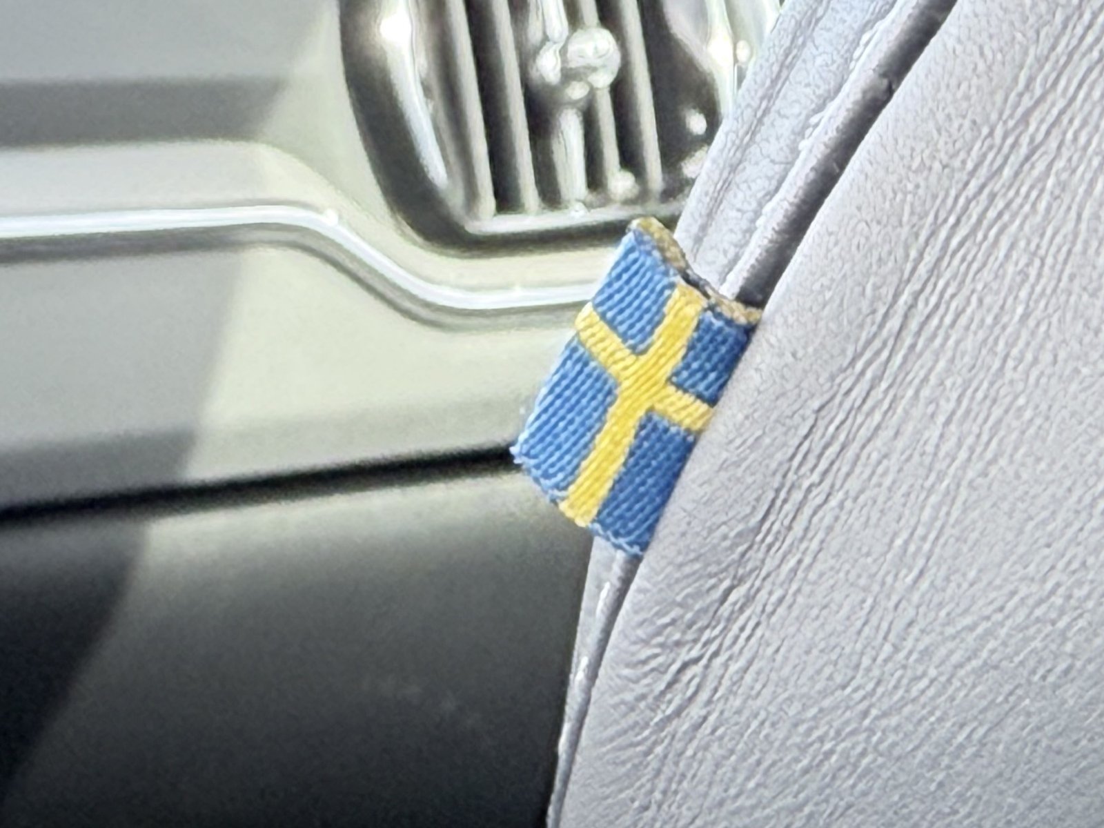 Volvo V60 B4 Plus Dark+Orrefors+Voll-LED-Scheinwerfer+ Frontscheibenheizung