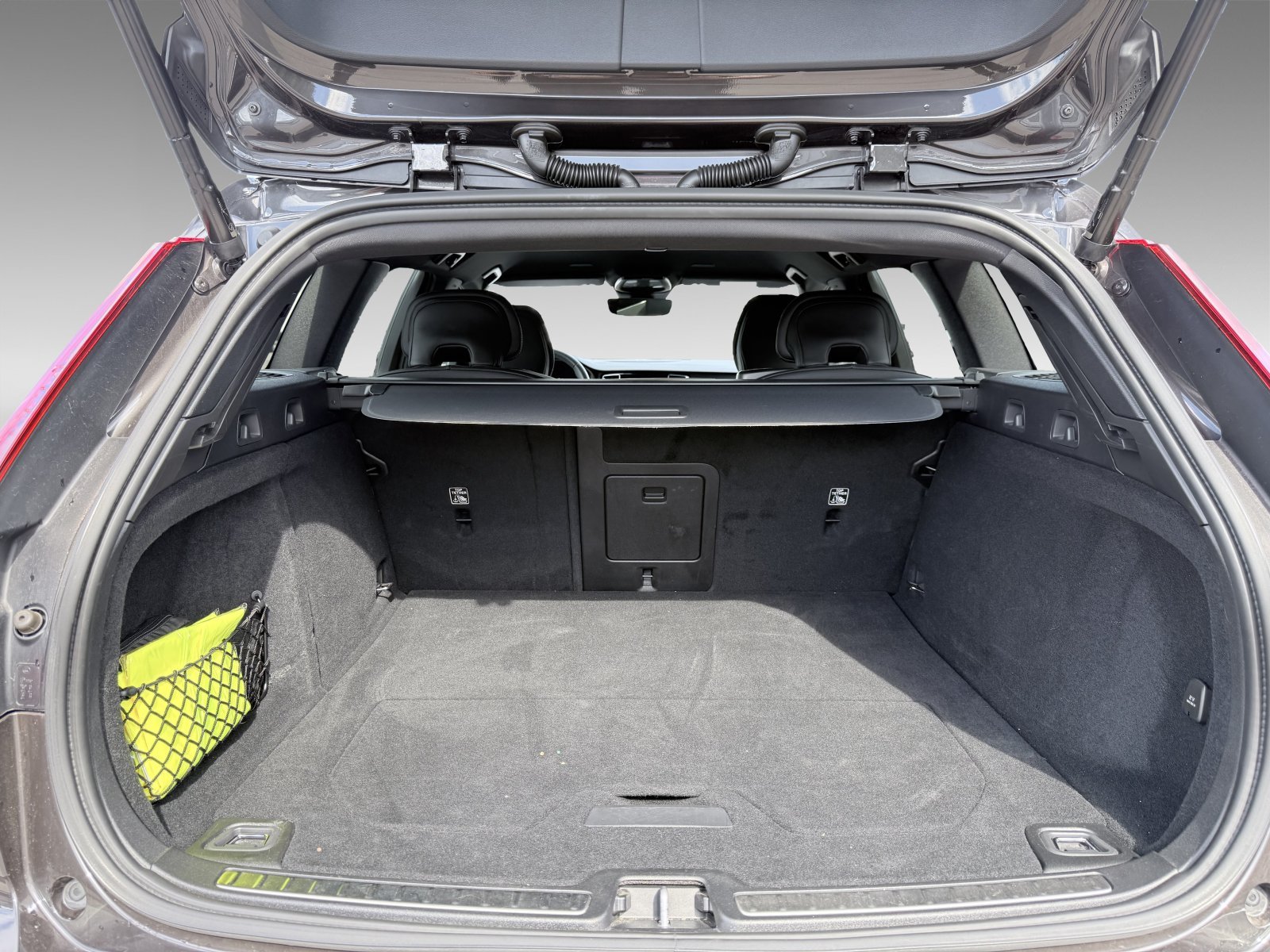 Volvo V60 B4 Plus Dark+Orrefors+Voll-LED-Scheinwerfer+ Frontscheibenheizung