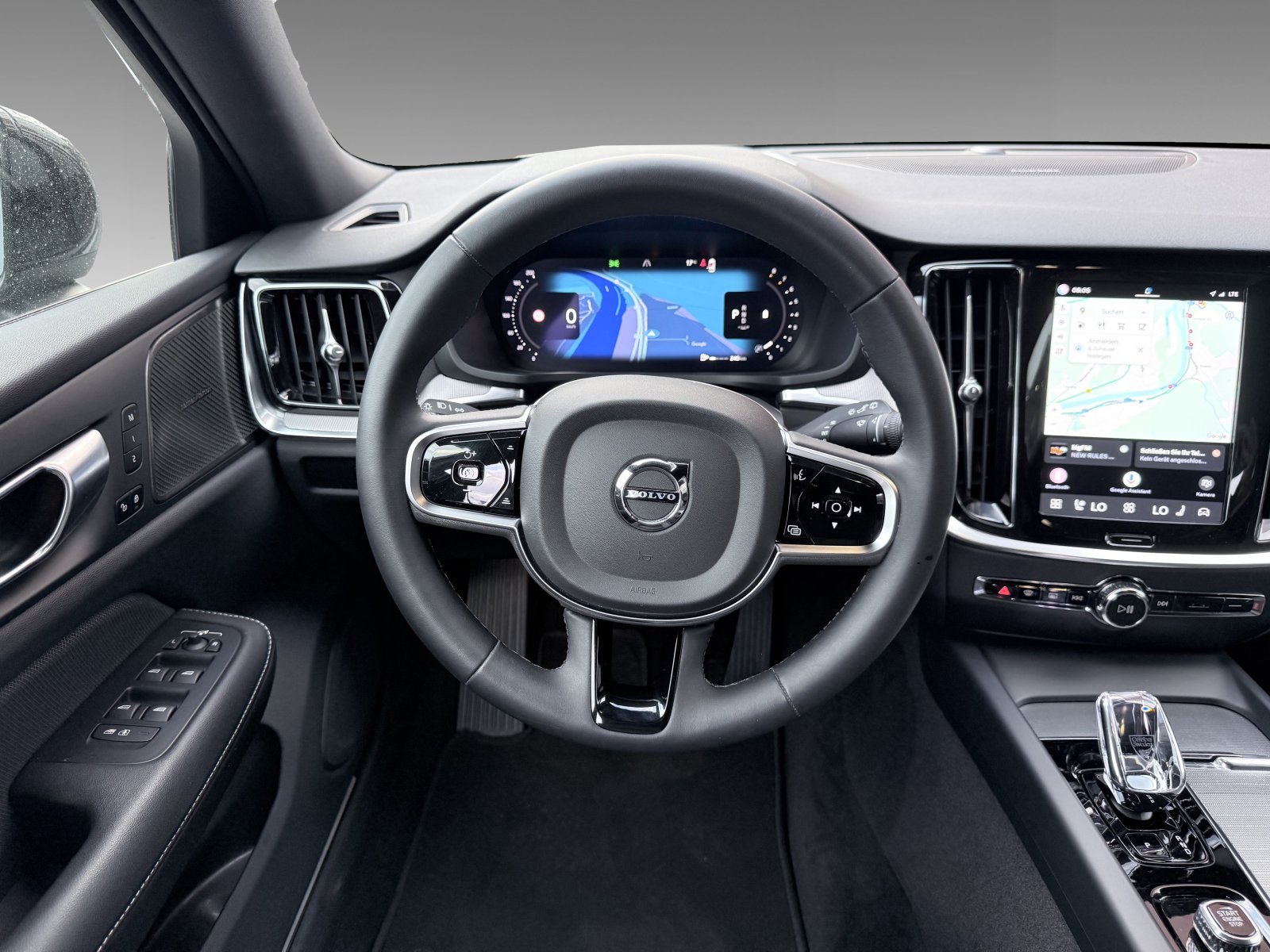 Volvo V60 B4 Plus Dark+Pilot Assist+Keyless Drive+HK