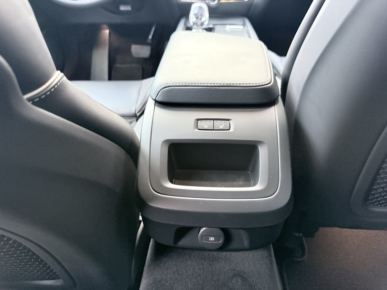 Volvo V60 B4 Plus Dark+Pilot Assist+Keyless Drive+HK