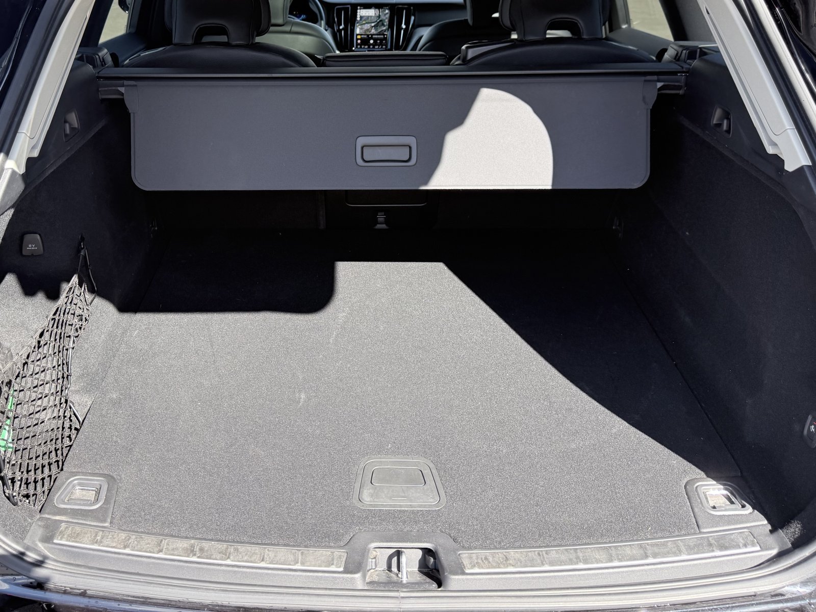 Volvo XC60 B4 Plus Dark+Business-Paket+HK+Keyless