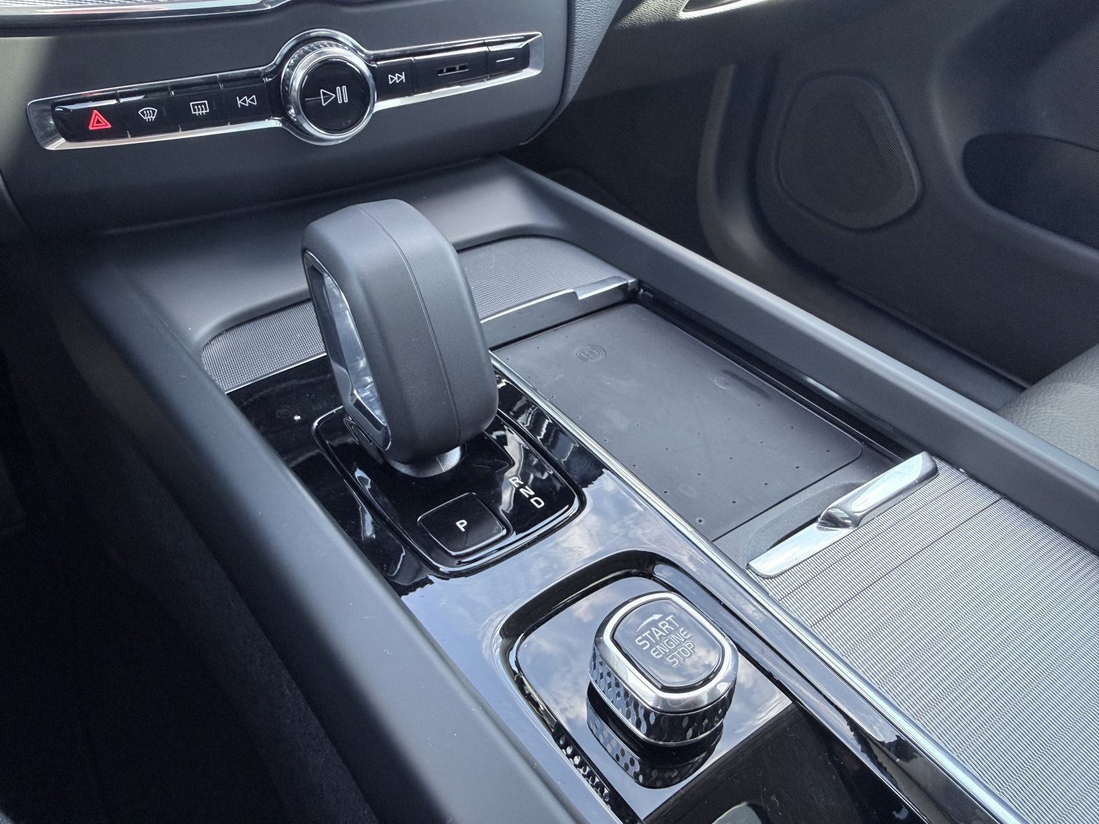 Volvo XC60 B4 Plus Dark+Business-Paket+HK+Keyless