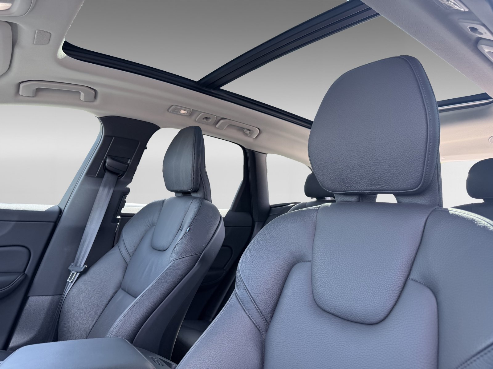 Volvo XC60 B4 Plus Dark+Business-Paket+HK+Keyless