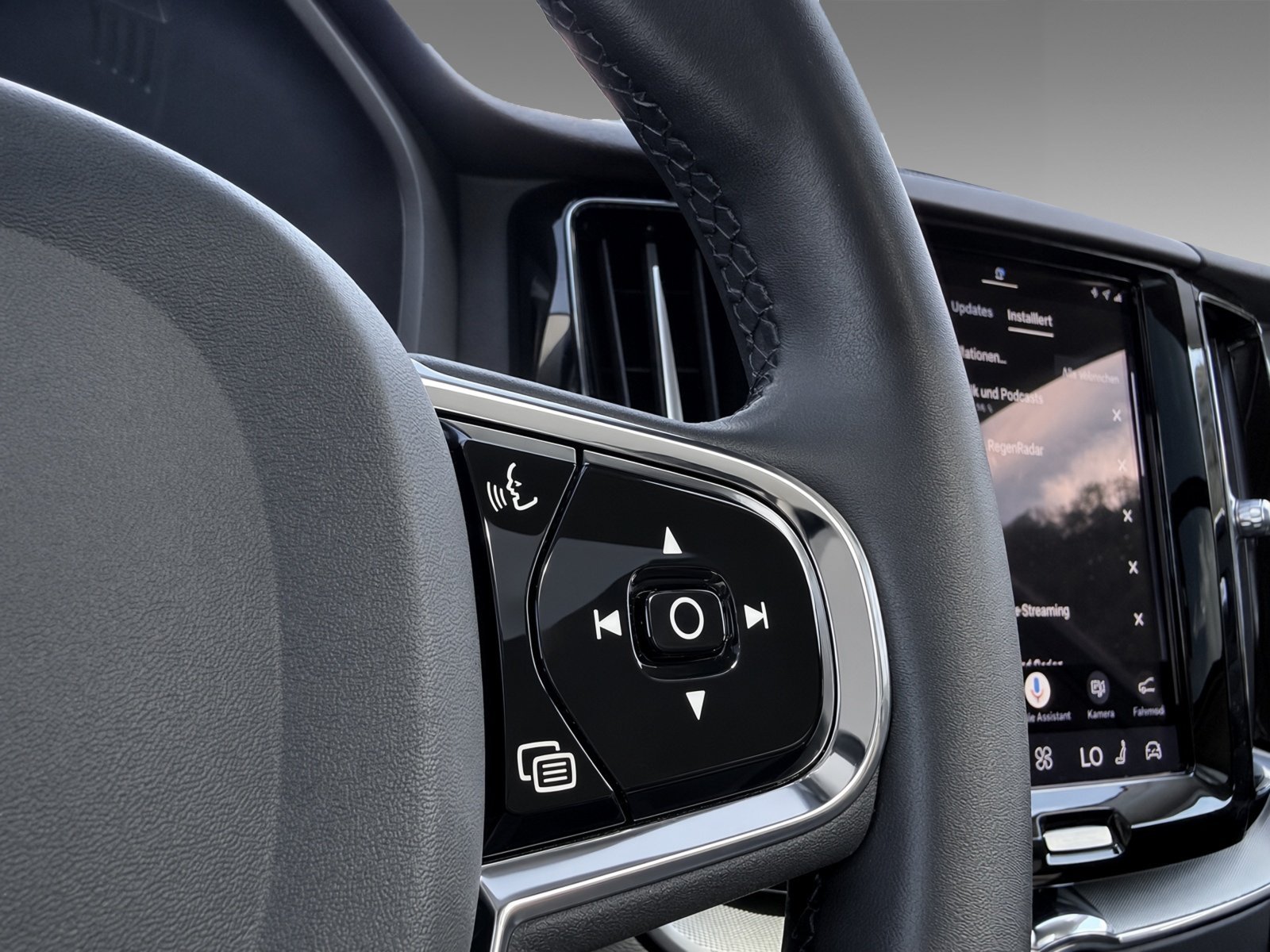Volvo XC60 B4 Plus Dark+Business-Paket+HK+Keyless