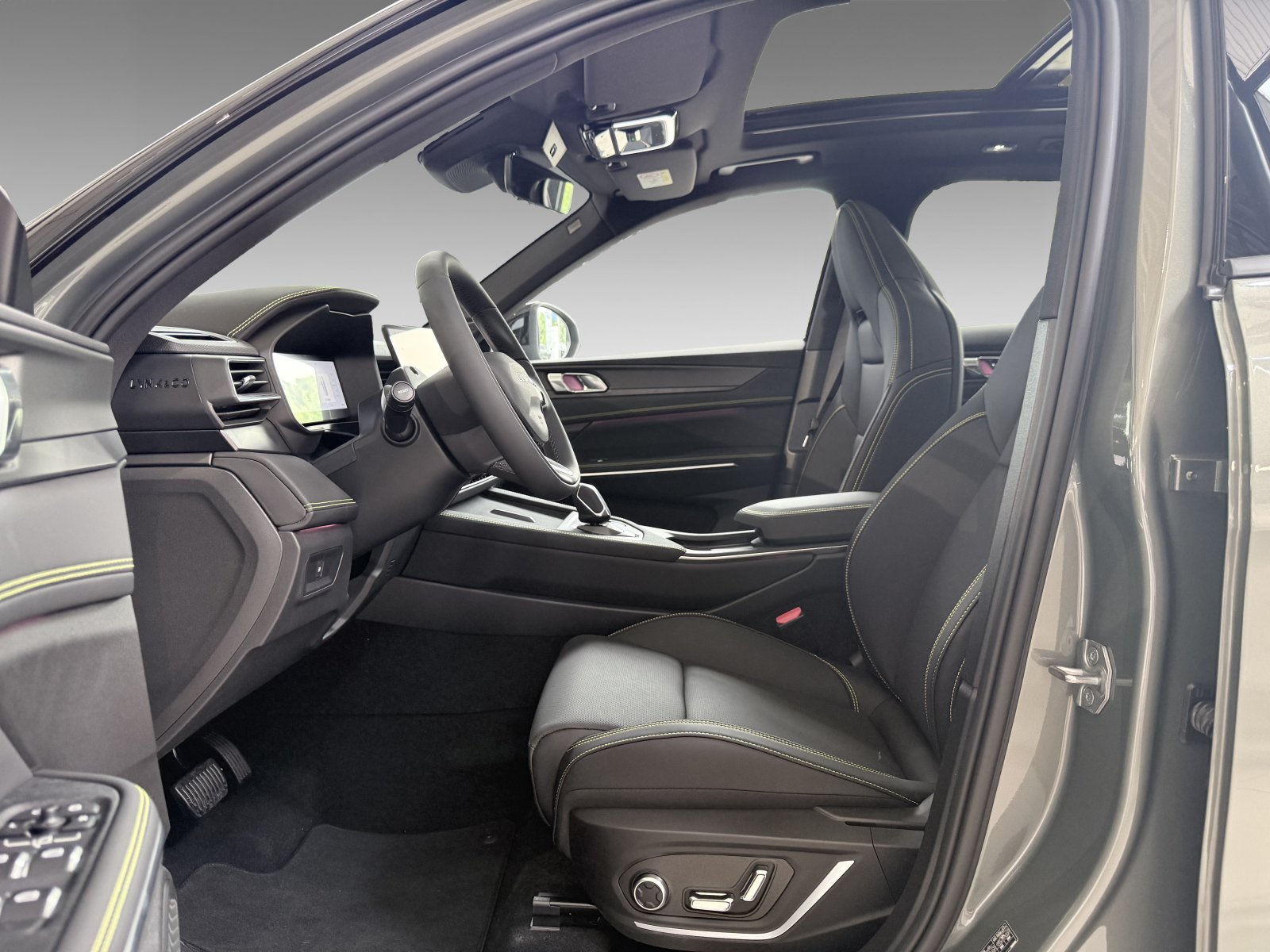 Lynk&Co 01 1.5TD More+ACC+CarPlay+360°