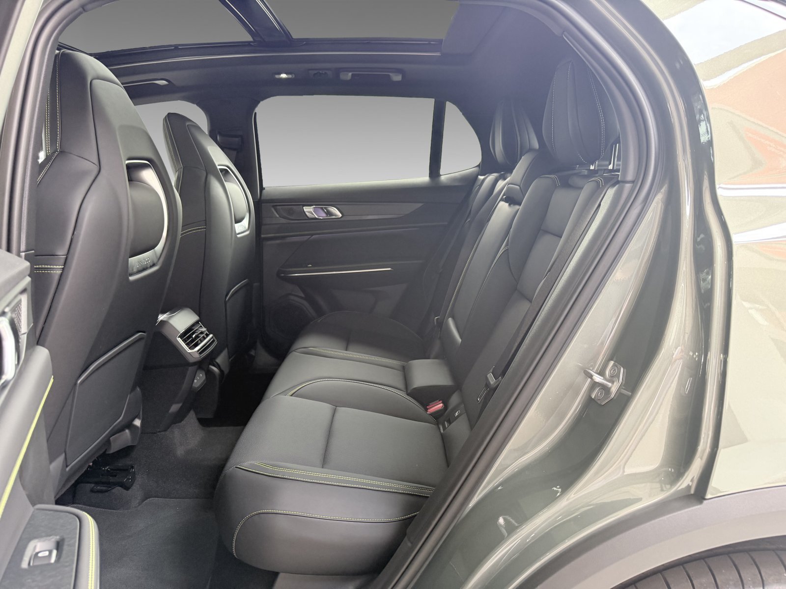 Lynk&Co 01 1.5TD More+ACC+CarPlay+360°