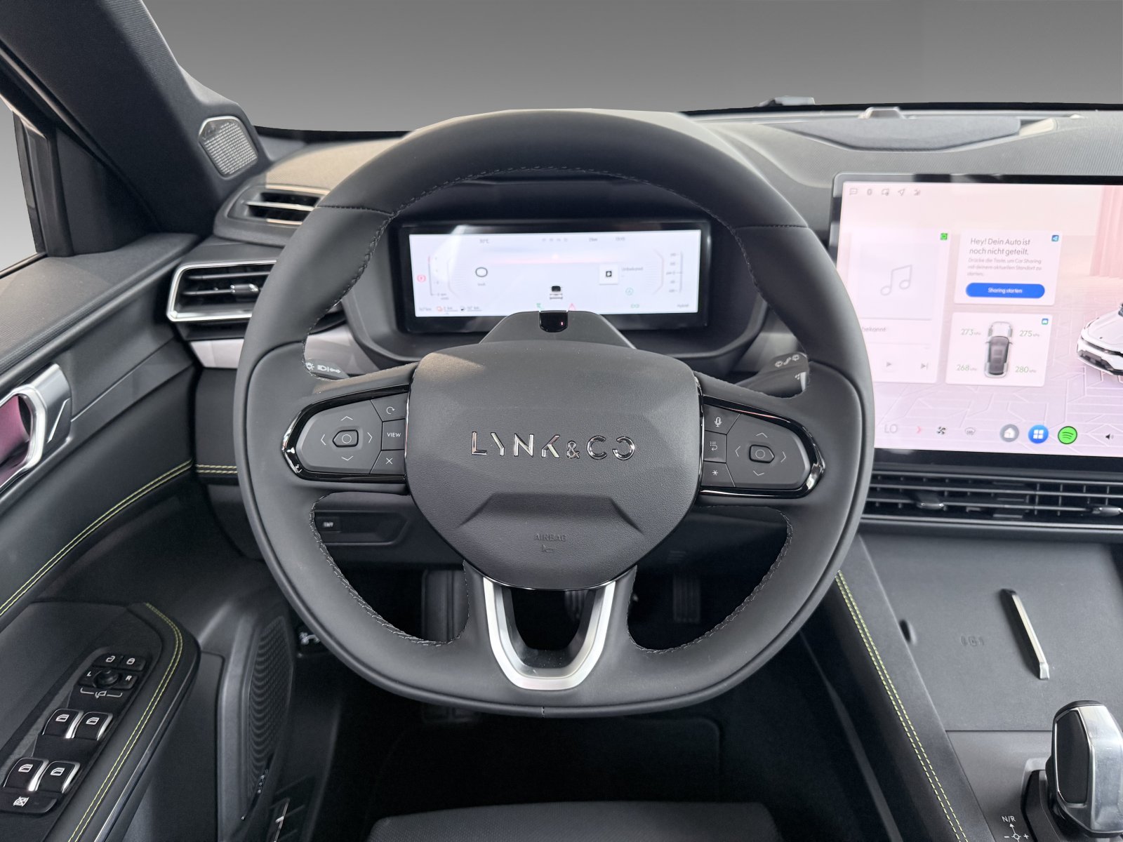 Lynk&Co 01 1.5TD More+ACC+CarPlay+360°