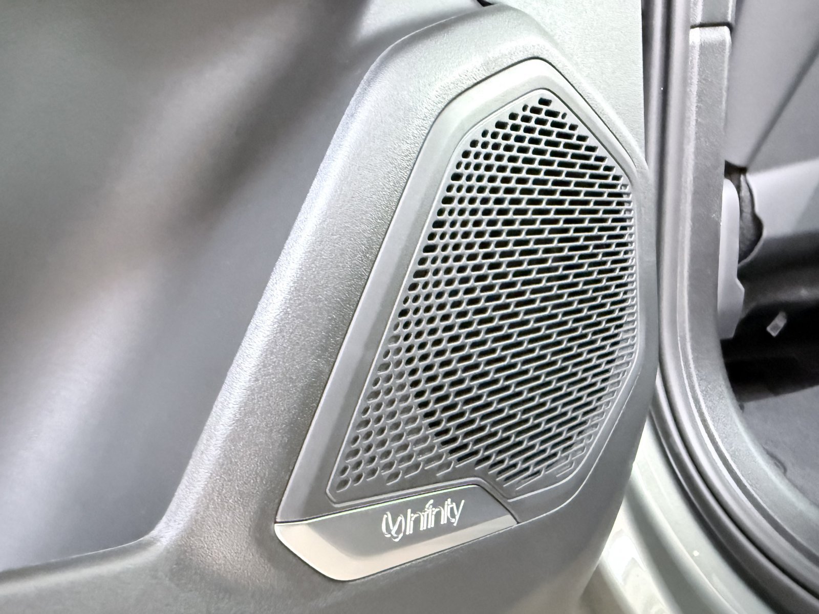 Lynk&Co 01 1.5TD More+ACC+CarPlay+360°