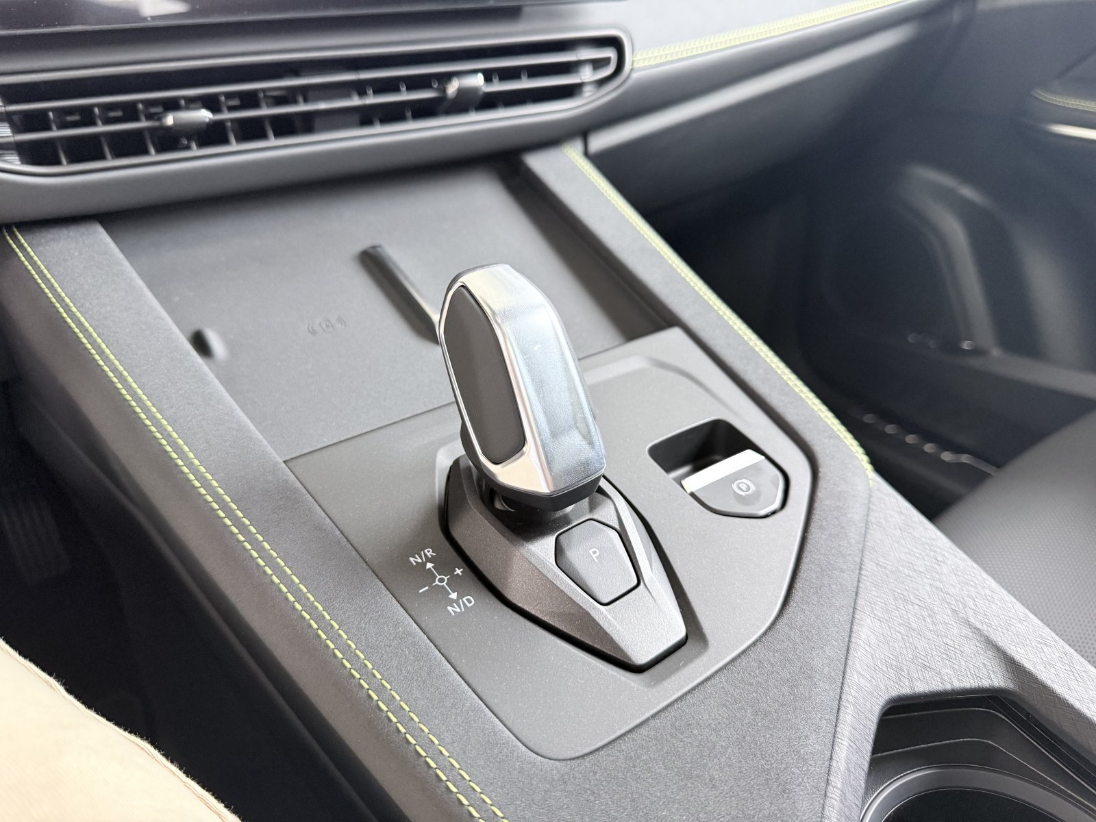 Lynk&Co 01 1.5TD More+ACC+CarPlay+360°