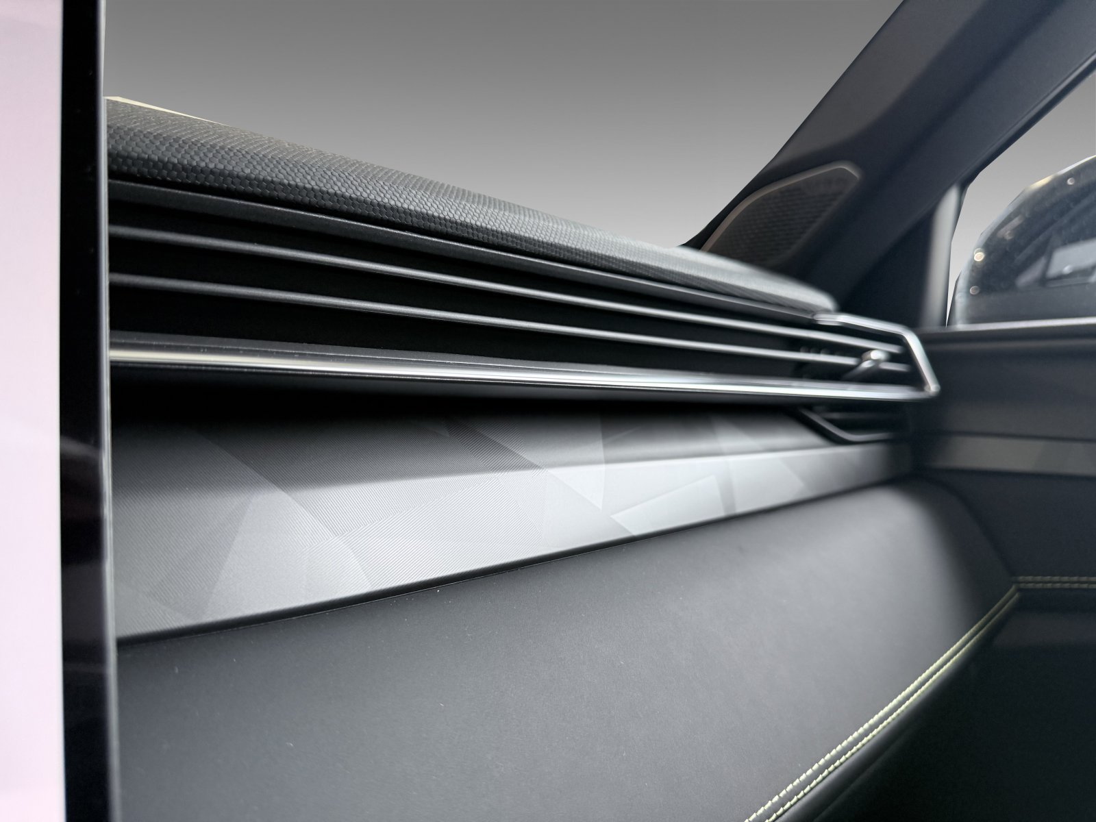Lynk&Co 01 1.5TD More+ACC+CarPlay+360°