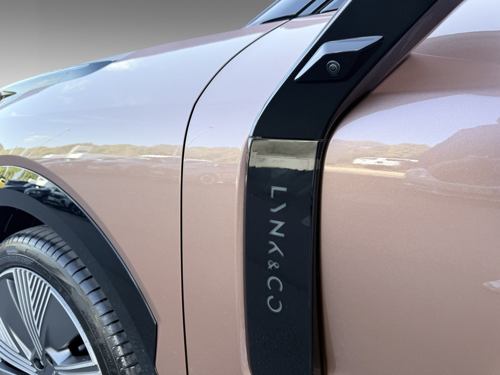 Lynk&Co 08 1.5 More+Massage+360+Matrix-LED