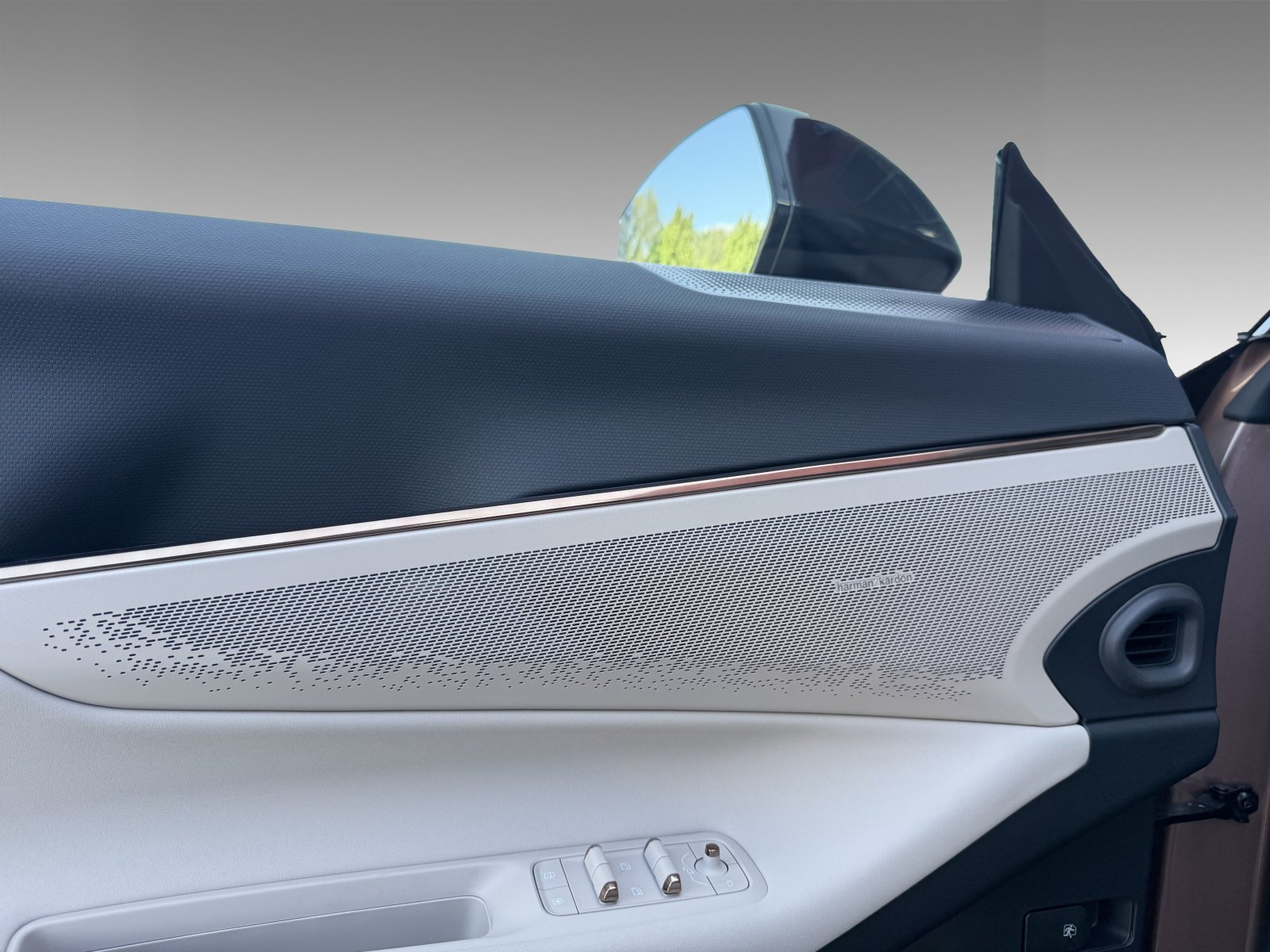 Lynk&Co 08 1.5 More+Massage+360+Matrix-LED