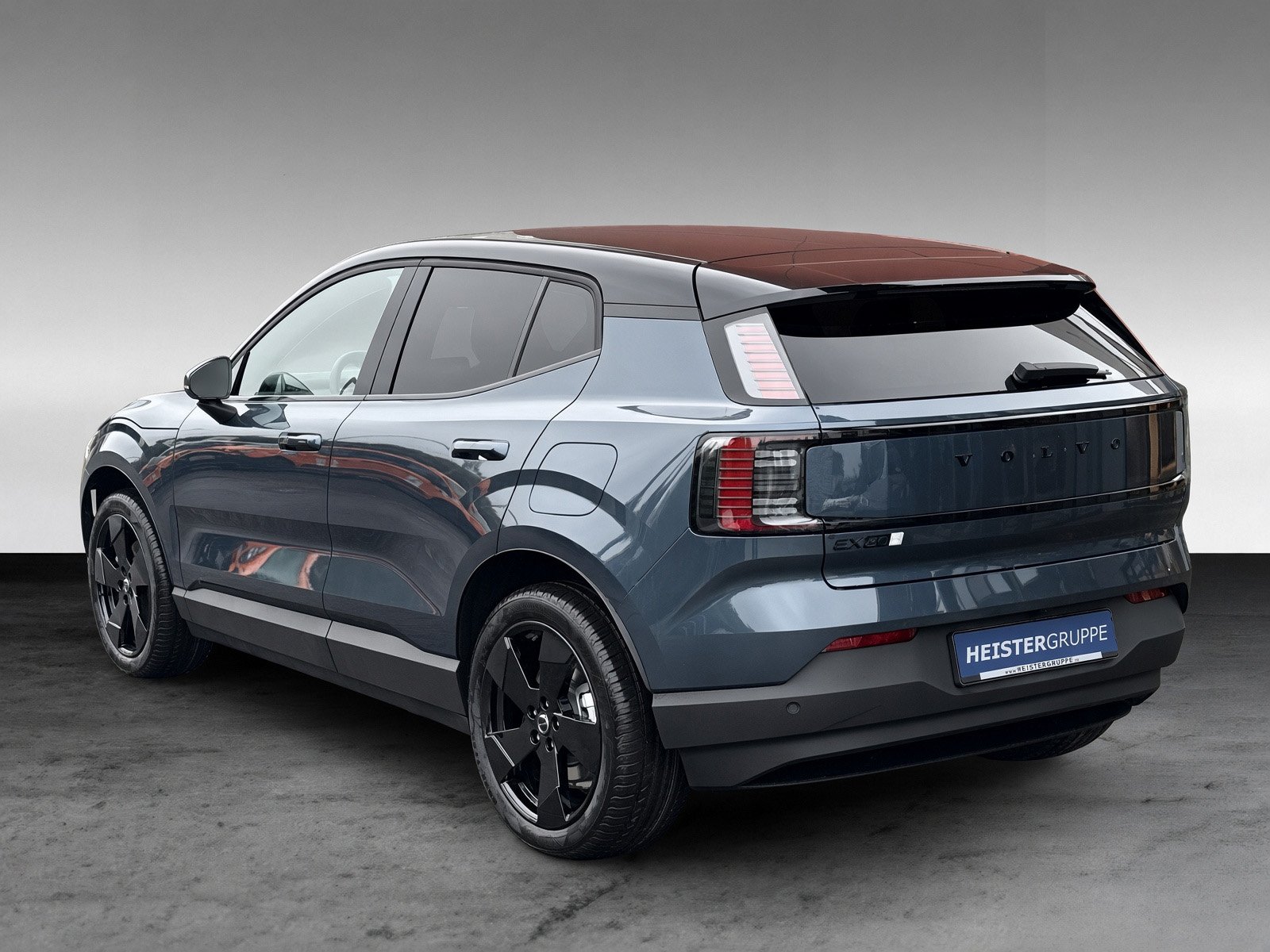 Volvo EX30 P5 Long Range Plus Black Edition+HarmanKardon+Pilot Assist+Totwinkel
