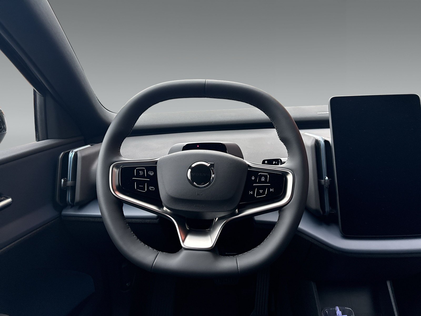 Volvo EX30 P5 Long Range Plus Black Edition+HarmanKardon+Pilot Assist+Totwinkel