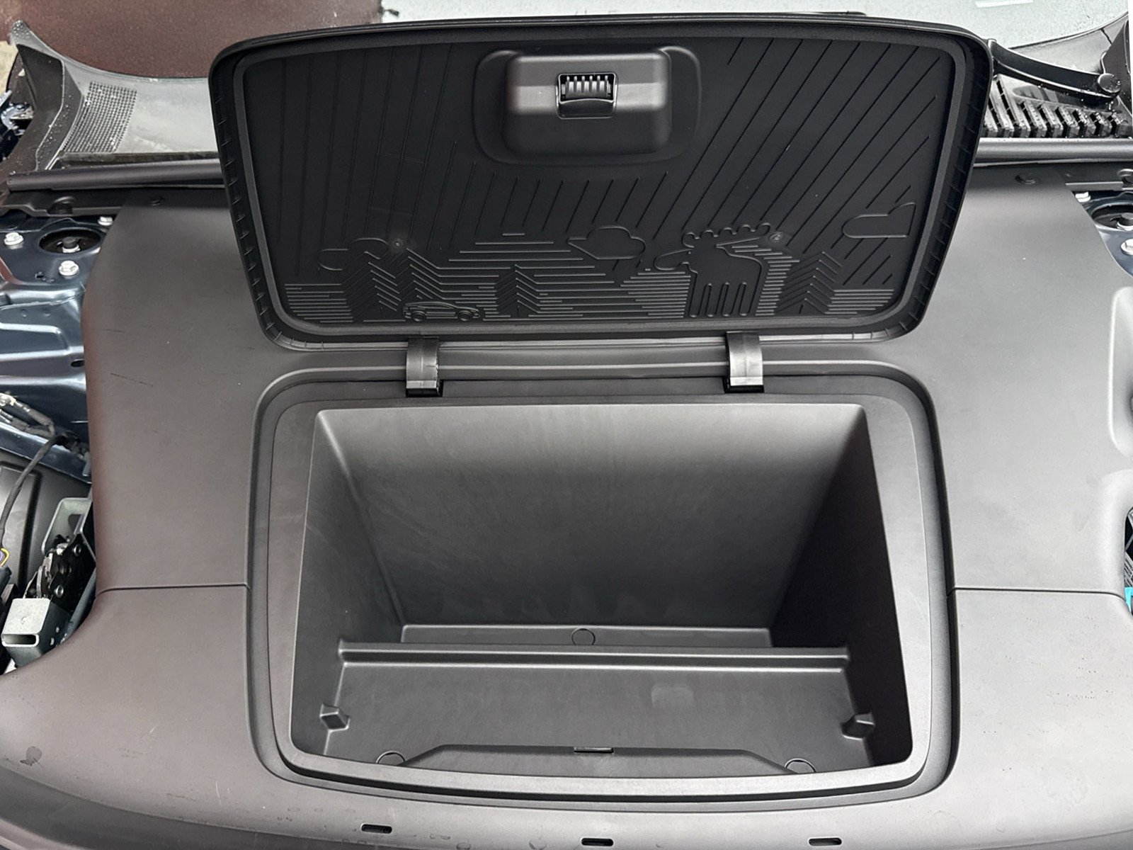 Volvo EX30 P5 Long Range Plus Black Edition+HarmanKardon+Pilot Assist+Totwinkel