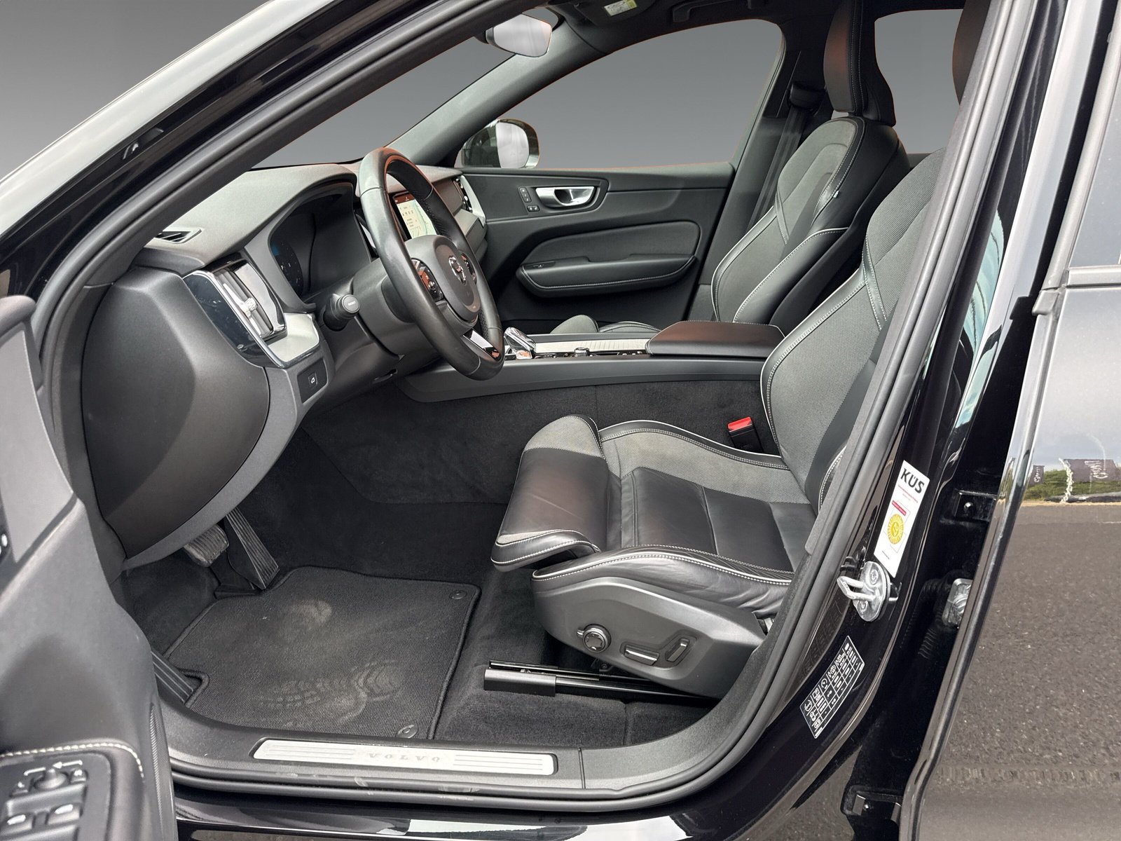 Volvo XC60 B4 Plus Dark+Fahrerassistenz-Paket+Keyless
