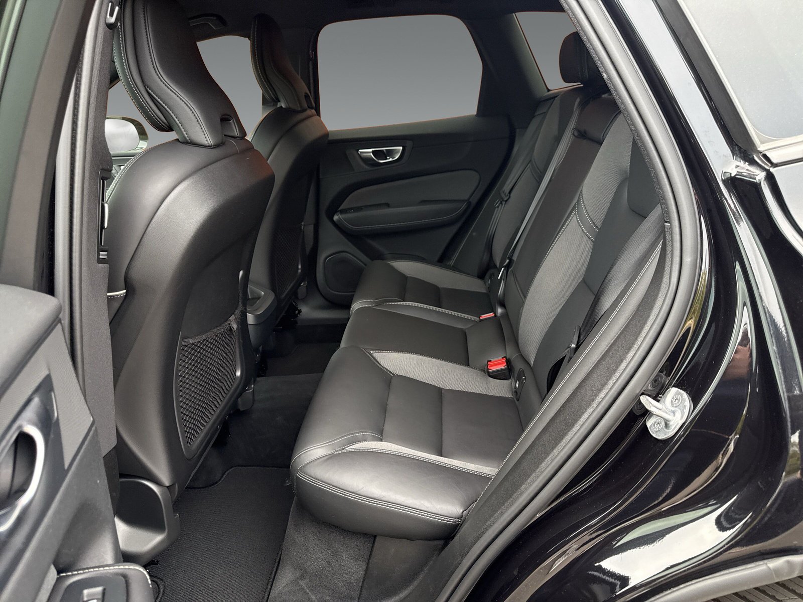 Volvo XC60 B4 Plus Dark+Fahrerassistenz-Paket+Keyless