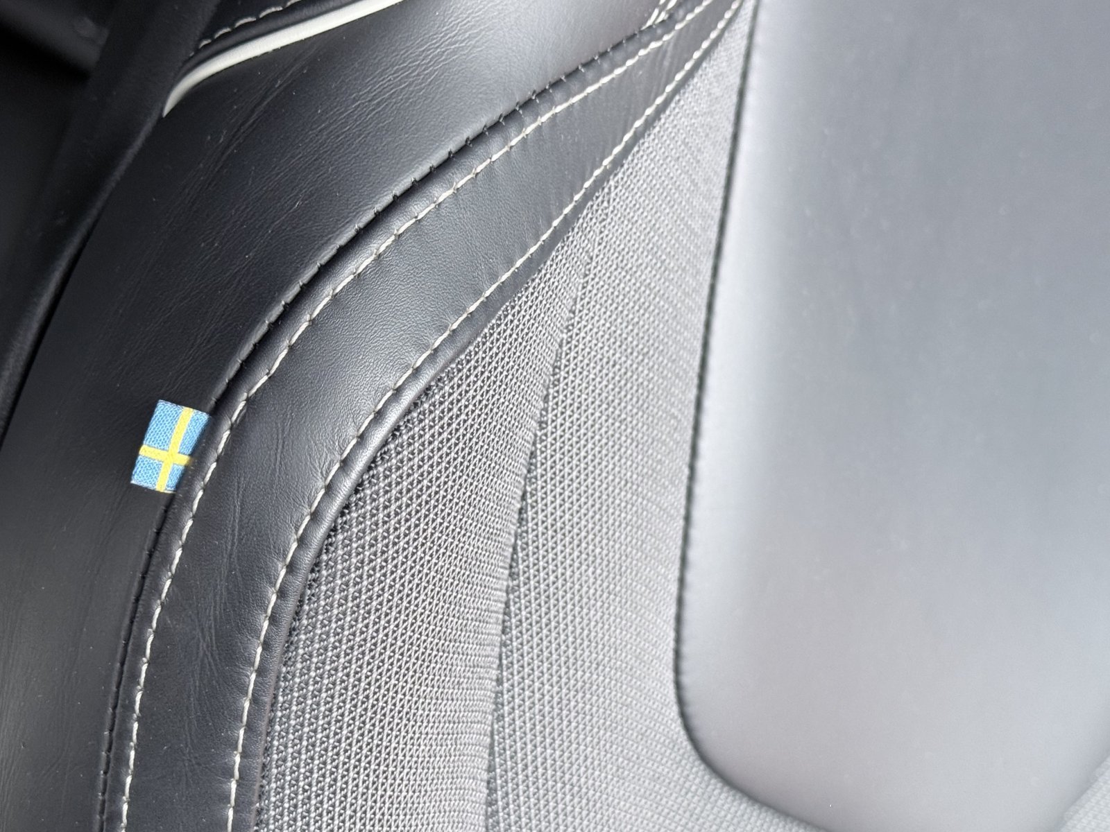 Volvo XC60 B4 Plus Dark+Fahrerassistenz-Paket+Keyless