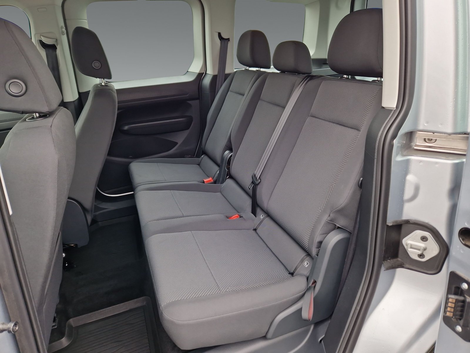 Ford Tourneo Connect 2.0 EcoBlue TDci Trend, 5 Sitzer, Klimaanlage, Parkhilfe vorne+hinten, Tempomat