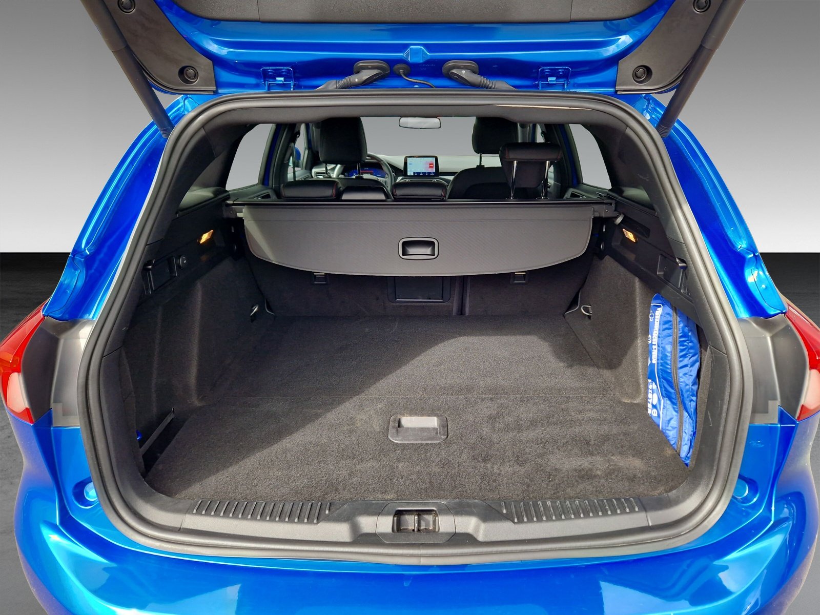 Ford Focus 1.0 EcoBoost ST-Line X 92KW(125PS) LED Matrix, Navi+B&O, 18 Zoll LM-Felgen, el. Heckklappe, RfKamera