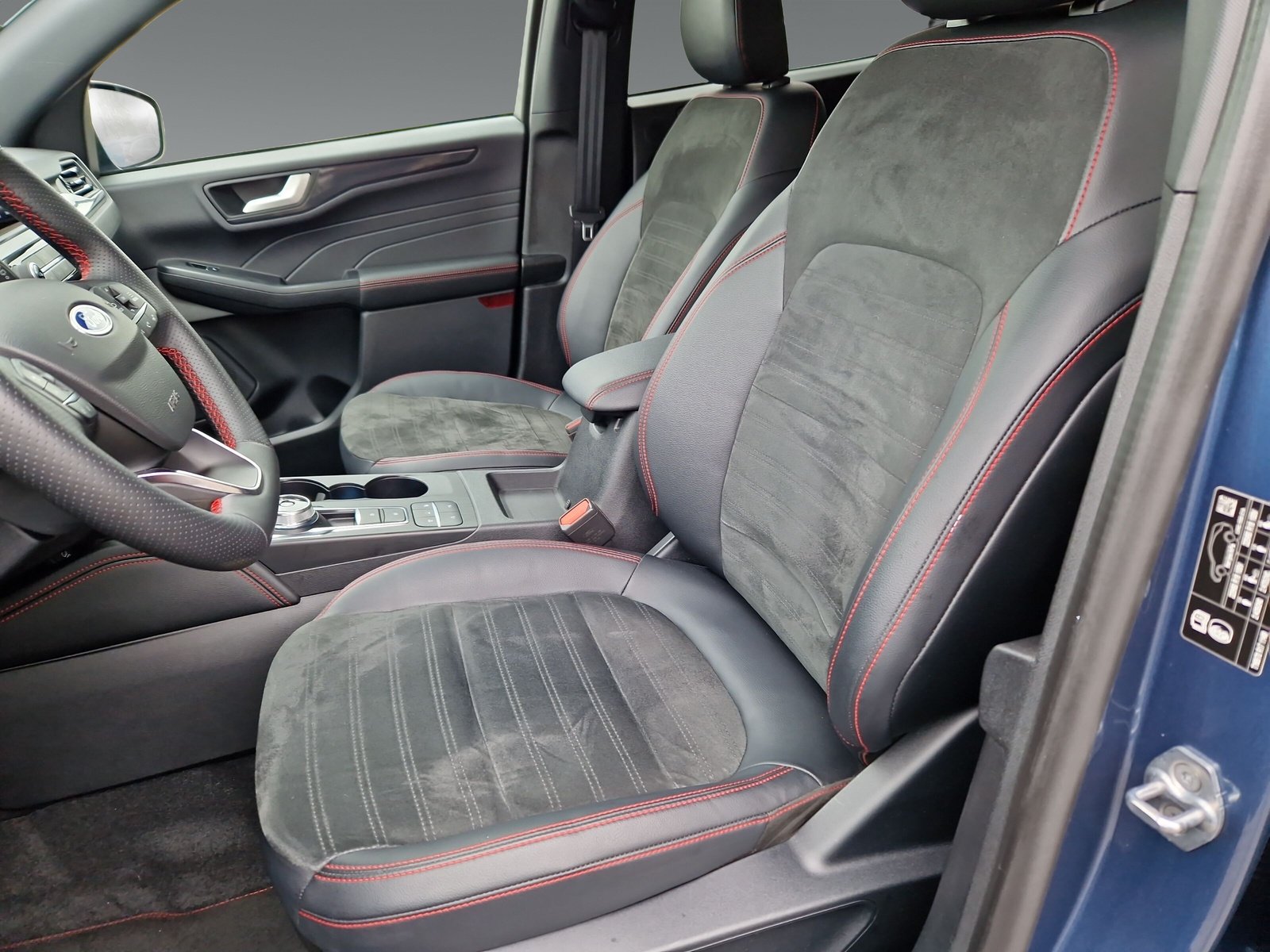 Ford Kuga 2.0 TDci ST-Line X, AHK schwenkbar, Matrix-LED, Klimaautomatik, RfKamera, Head-UP