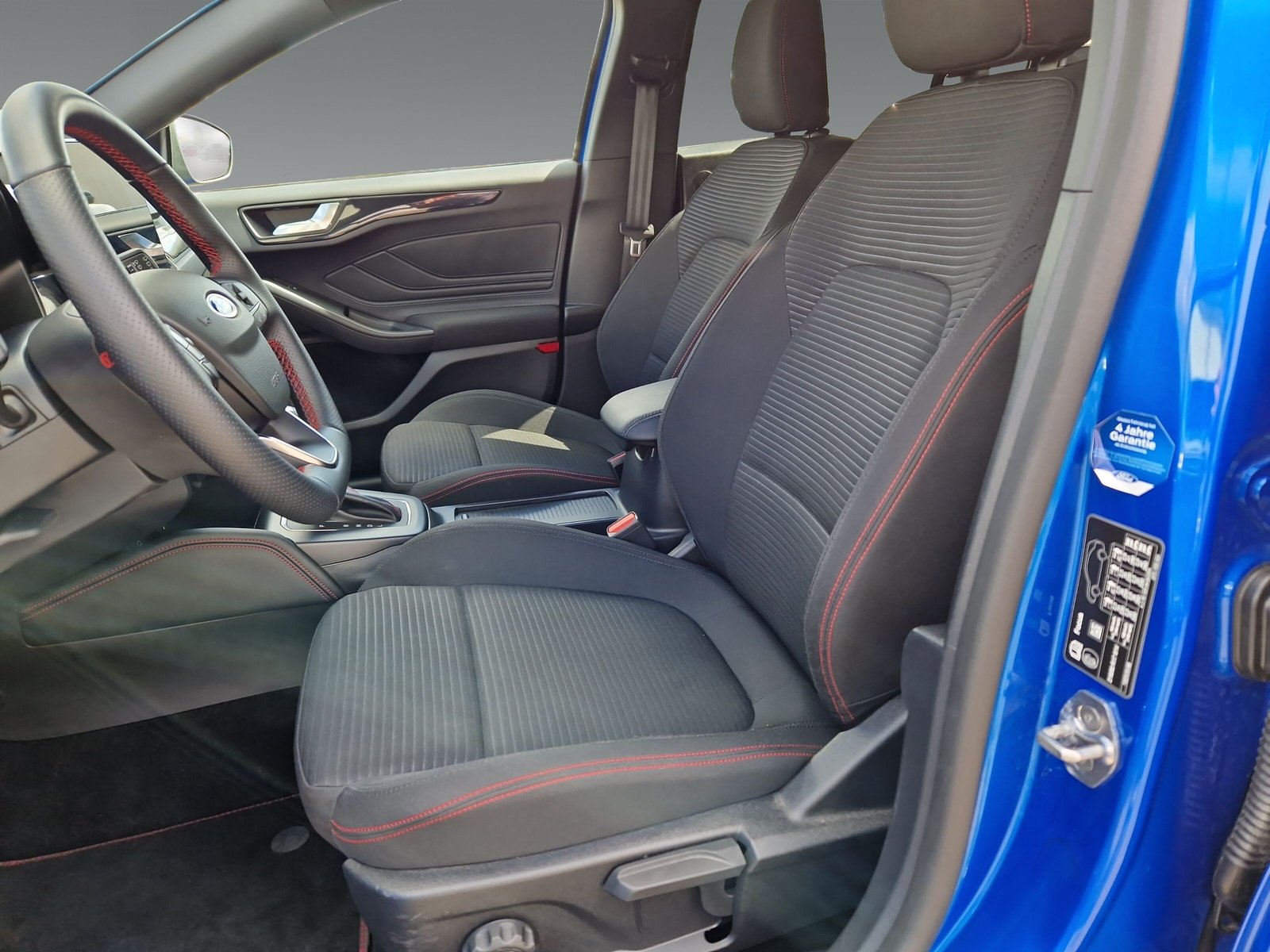 Ford Focus Turnier 1.0l Mild-Hybrid ST-Line X 114KW(155PS) Automatik-Getriebe, Navi+B&O, RfKamera, el. Heckklappe