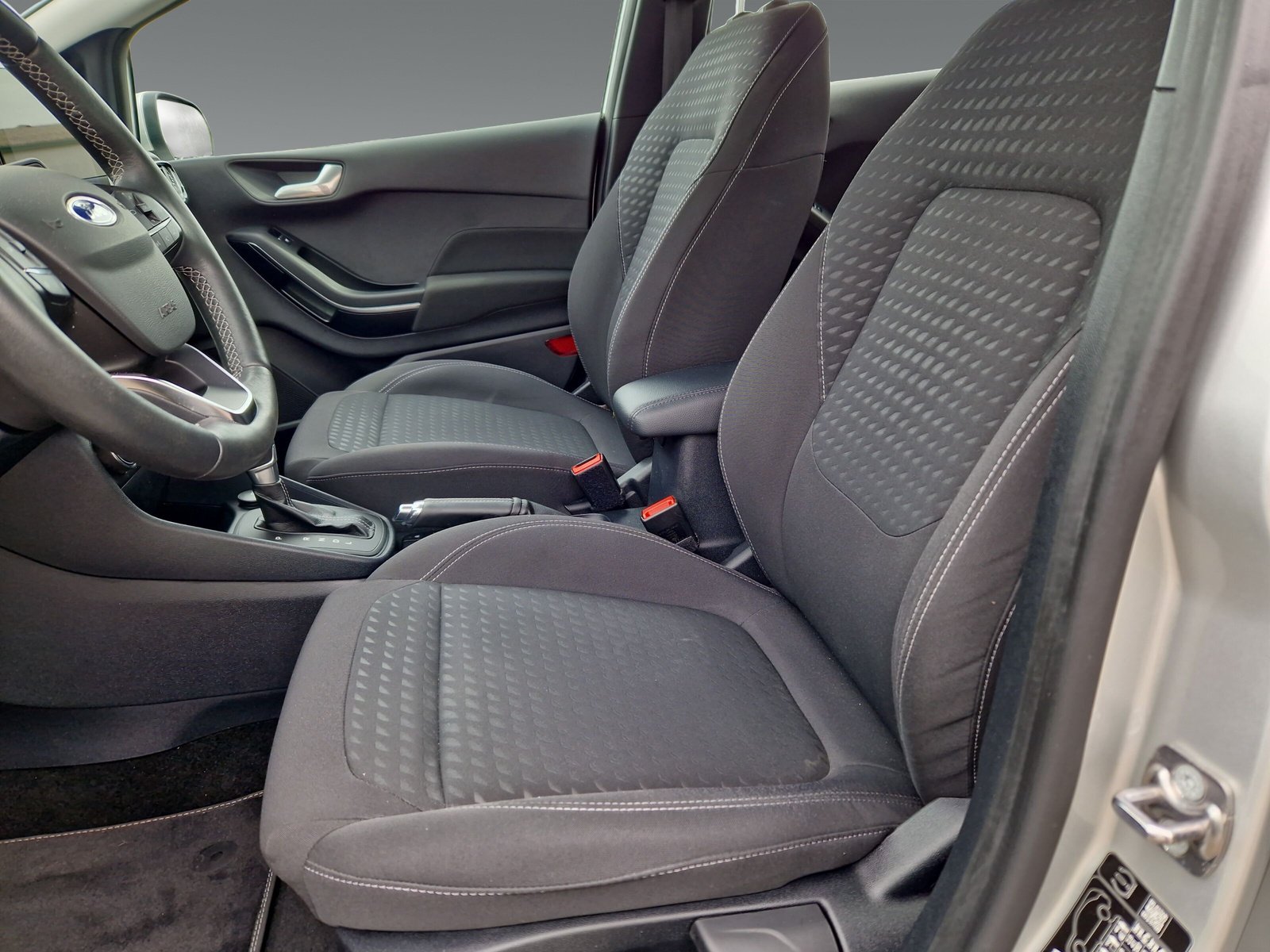 Ford Fiesta Titanium 1.0l Ecoboost 92KW(125PS) Automatik-Getriebe, Navi, Klimaautomatik, Tempomat, Sitzheizung