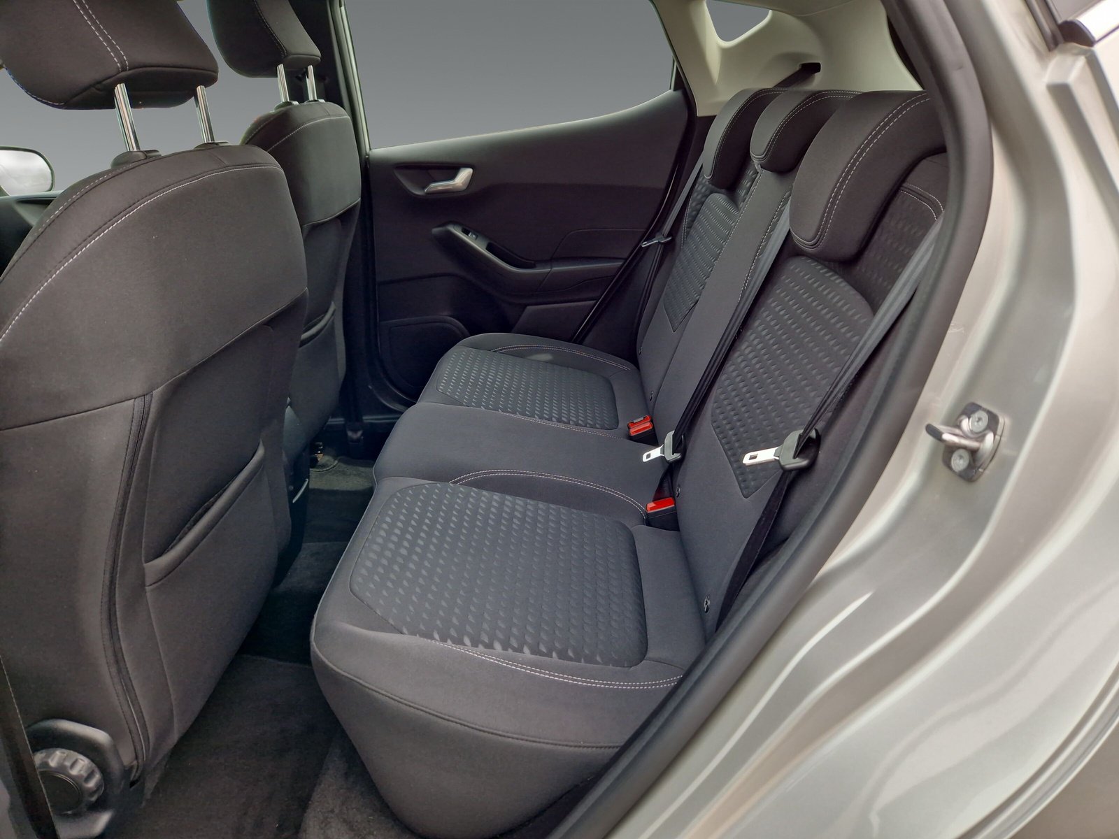 Ford Fiesta Titanium 1.0l Ecoboost 92KW(125PS) Automatik-Getriebe, Navi, Klimaautomatik, Tempomat, Sitzheizung