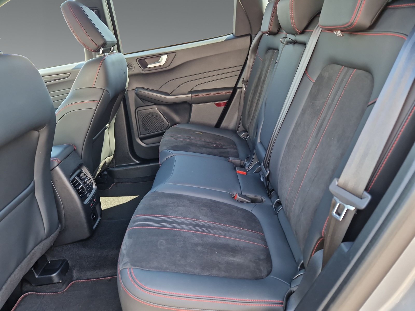 Ford Kuga 1.5l EcoBoost ST-Line X, AHK schwenkbar, Matrix-LED, Panoramadach, RfKamera, Head UP Display