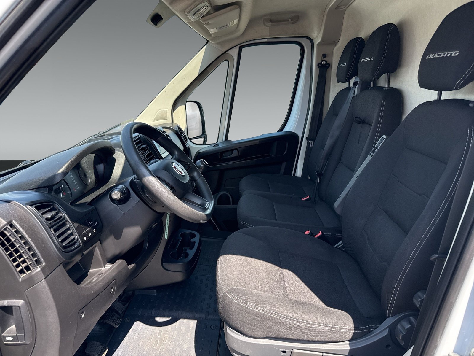 Fiat Ducato 33 140 Multijet L2H1 2.2l TDci 103KW(140PS) Klima, Sortimo Regalausbau, AHK, Parkhilfe hinten
