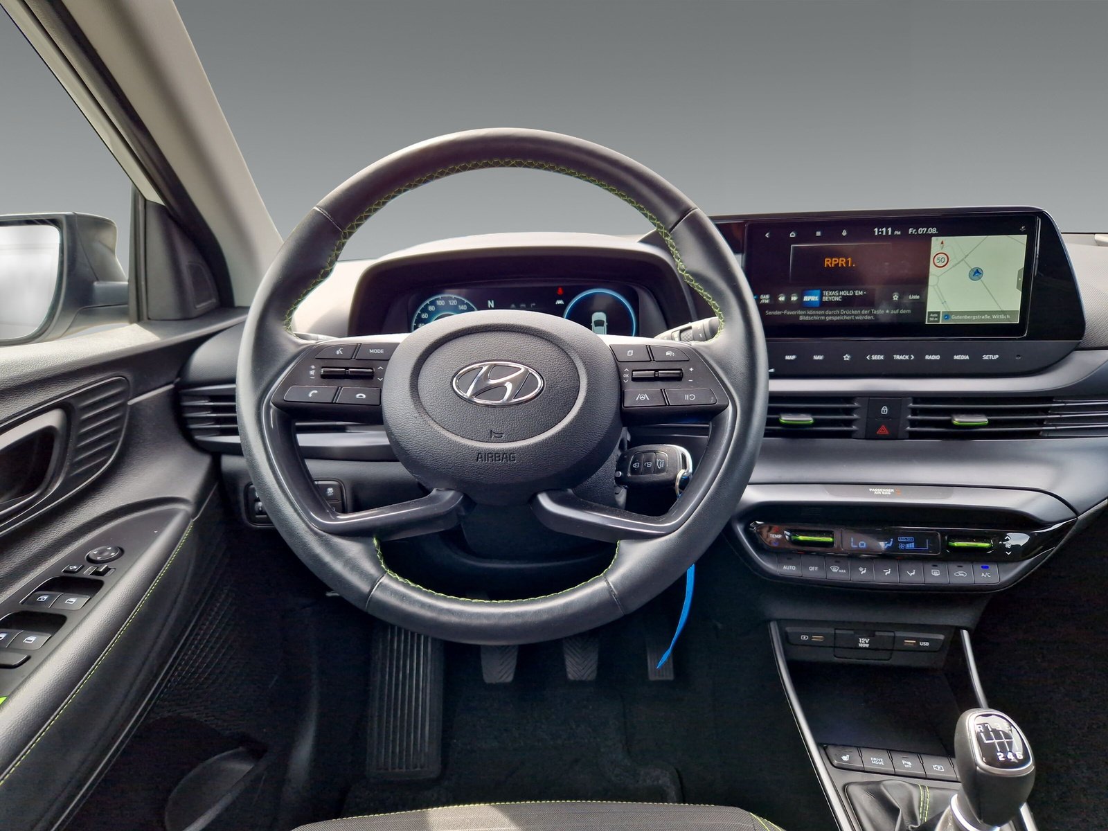 Hyundai Intro Edition 1.0l Mild-Hybrid 74KW(100PS) Klimaautomatik, RfKamera, Sitzheizung, Tempomat, Navi, Bose-Sound