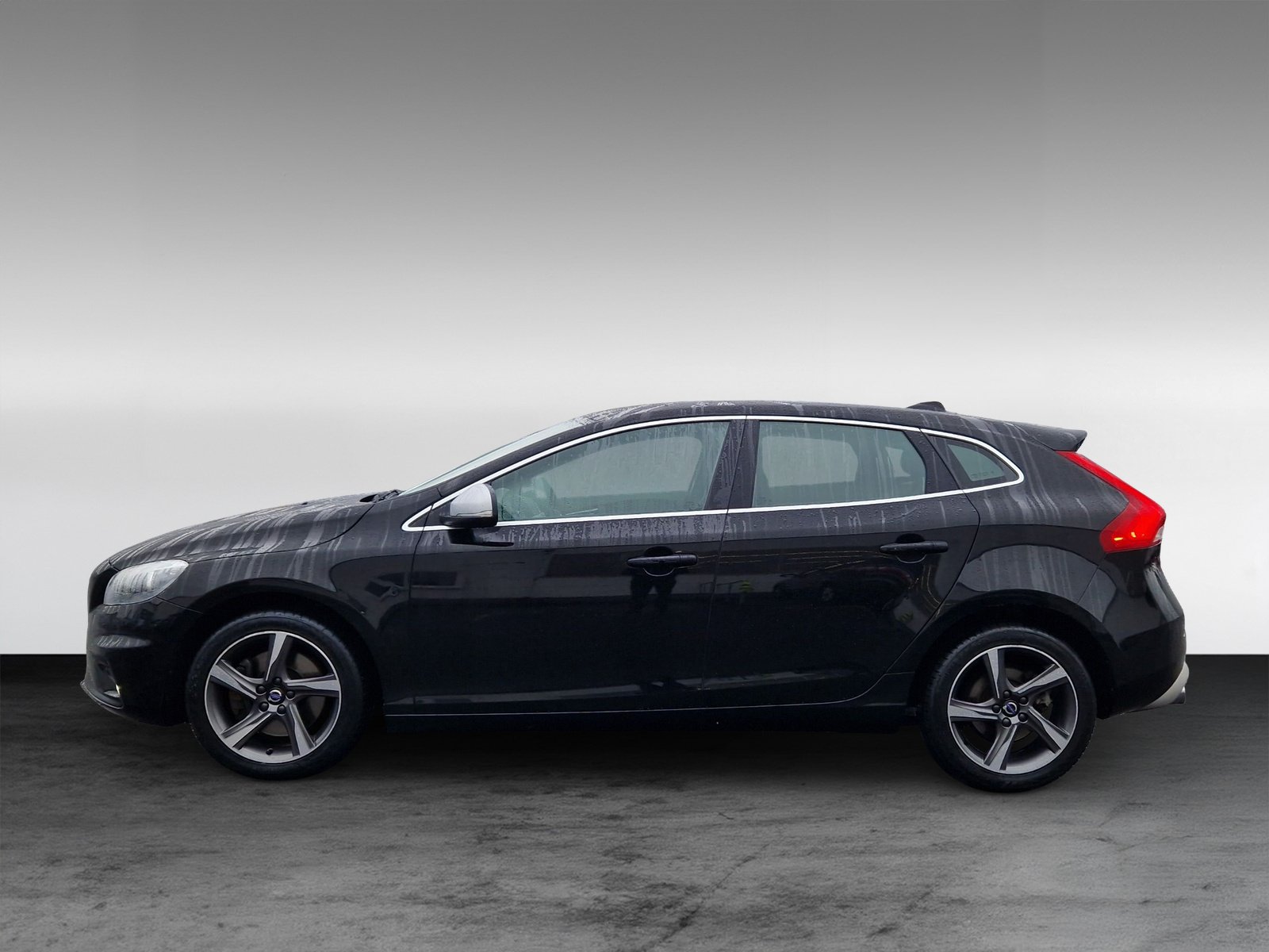 Volvo V 40 T3 Kinetic 1.5l 112KW(152PS) Automatik-Getriebe, R-Design-Paket, Sitzheizung, Klimaautomatik