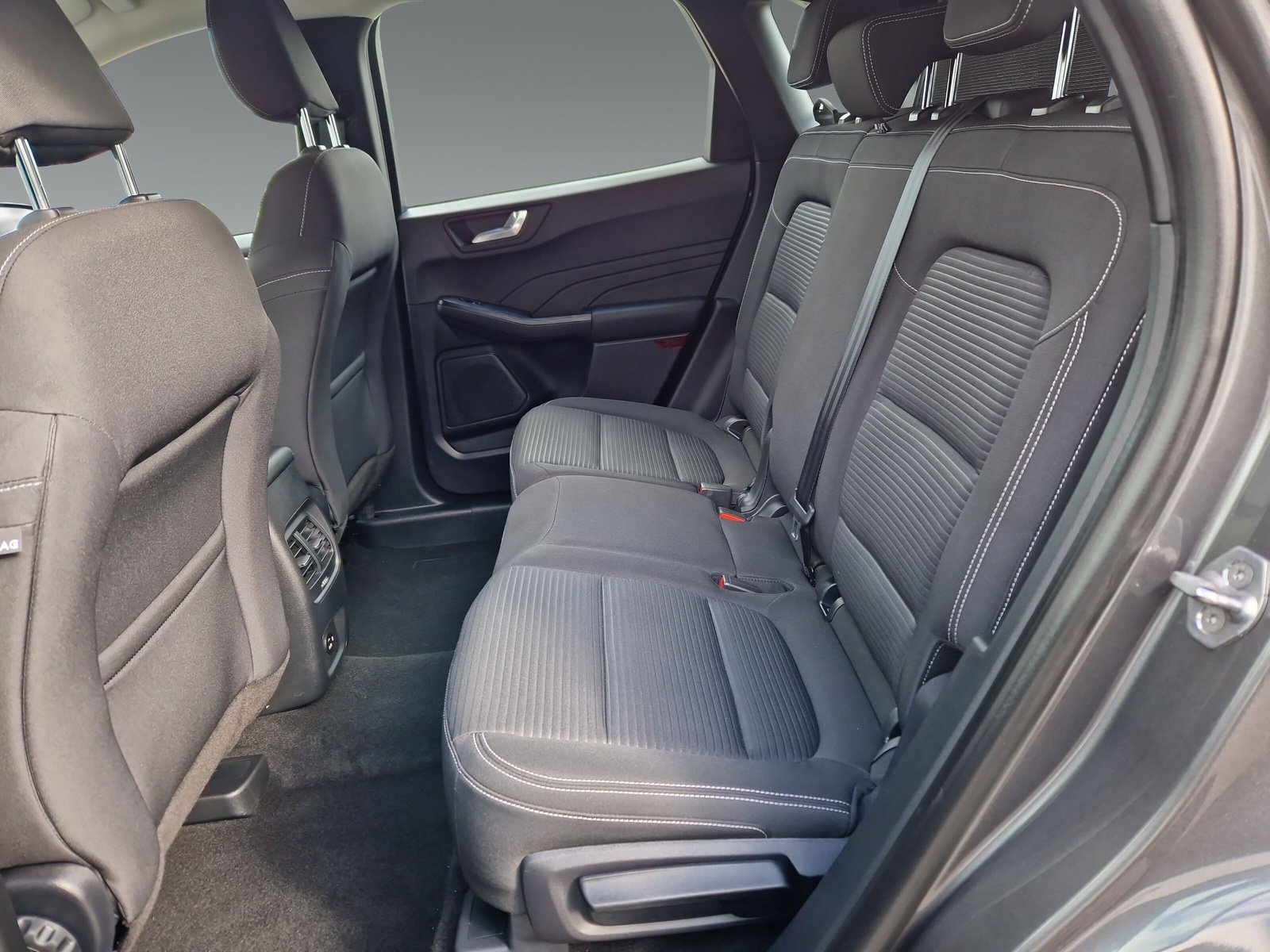 Ford Kuga Titanium Plug-in-Hybrid 2.5l 165KW(225PS) AHK schwenkbar, el. Heckklappe, Navi, RfKamera, Sitzheizung