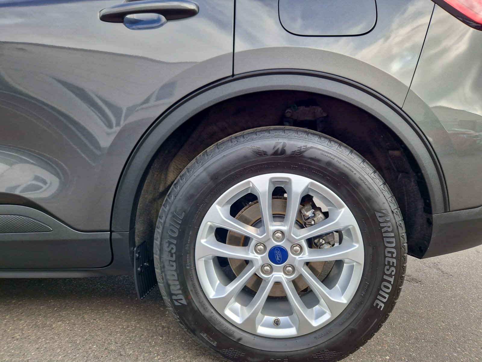 Ford Kuga Titanium Plug-in-Hybrid 2.5l 165KW(225PS) AHK schwenkbar, el. Heckklappe, Navi, RfKamera, Sitzheizung