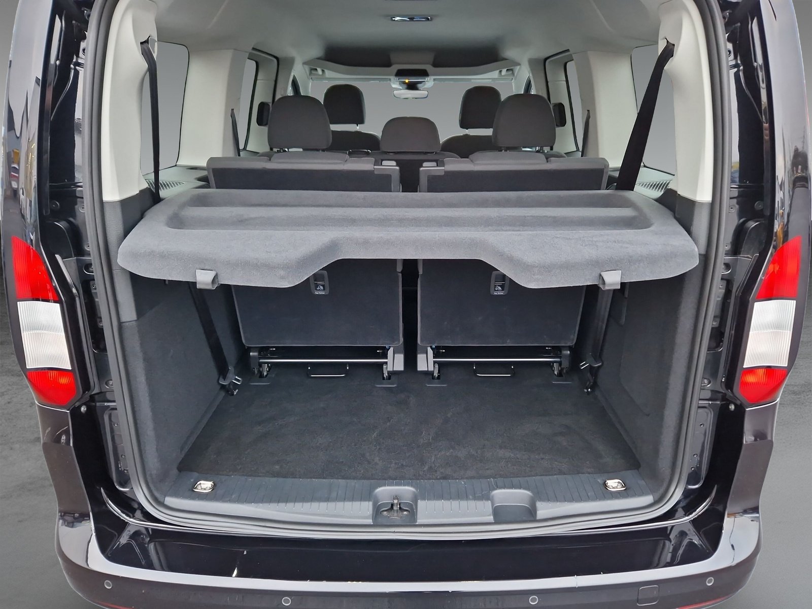 Ford Grand Tourneo Connect L2 Titanium 1.5l EcoBoost 85KW(115PS) Automatik-Getriebe, 7 Sitze, Navi, Klimaautomatik, RfKamera