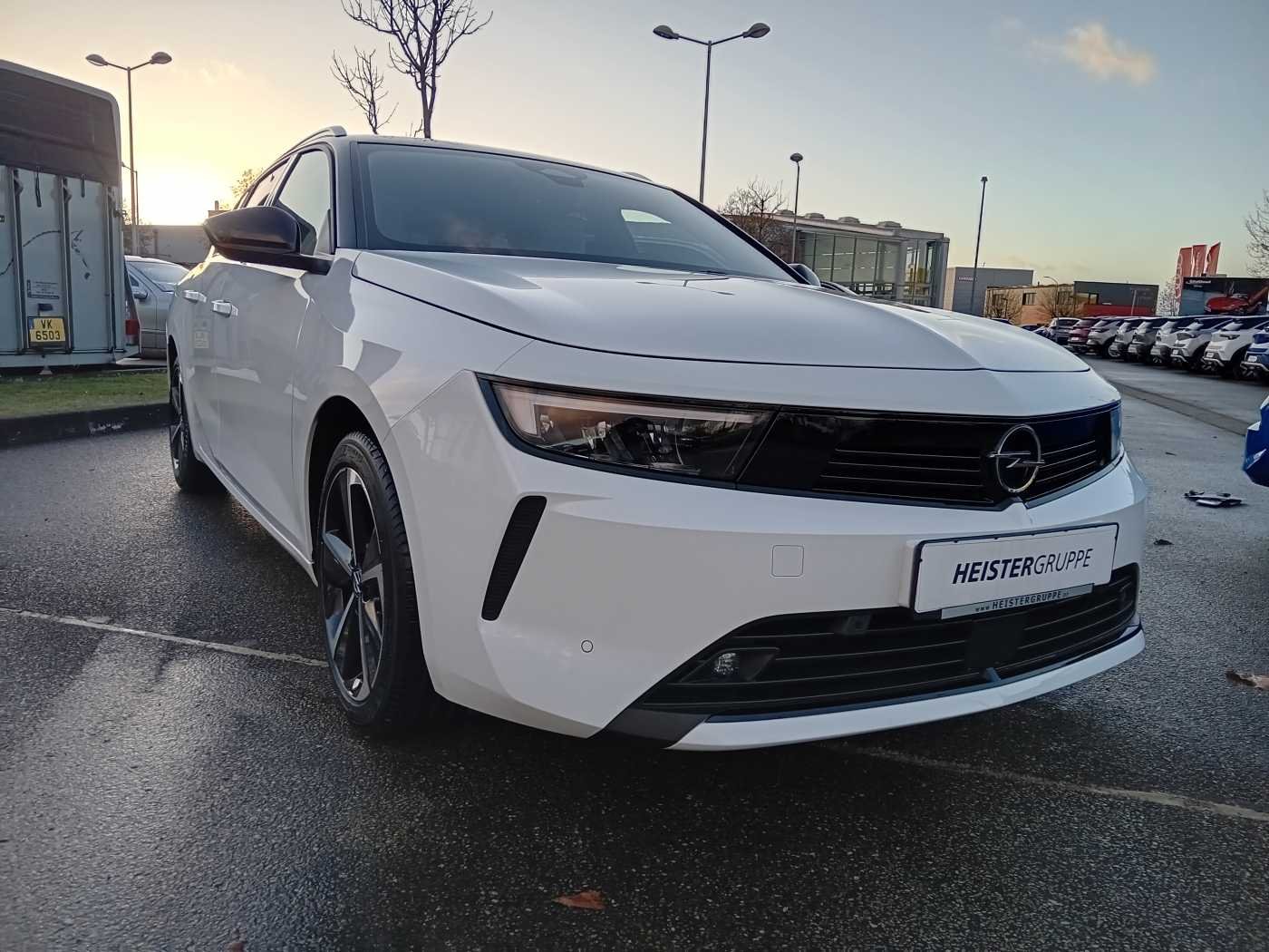 Opel Astra Sports Tourer 1.2 Elegance KEYLESS RFKAM*