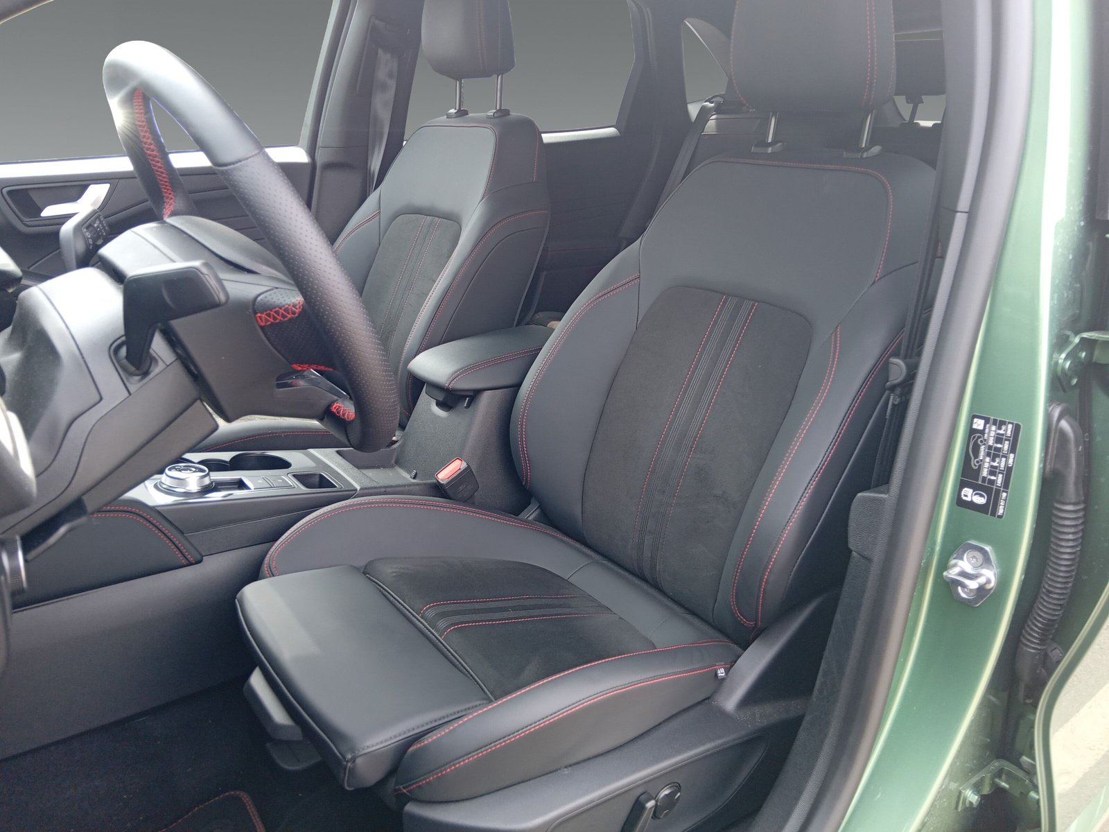 Ford Kuga 2.5 FHEV 4X4 ST-Line X AHK, Black Package